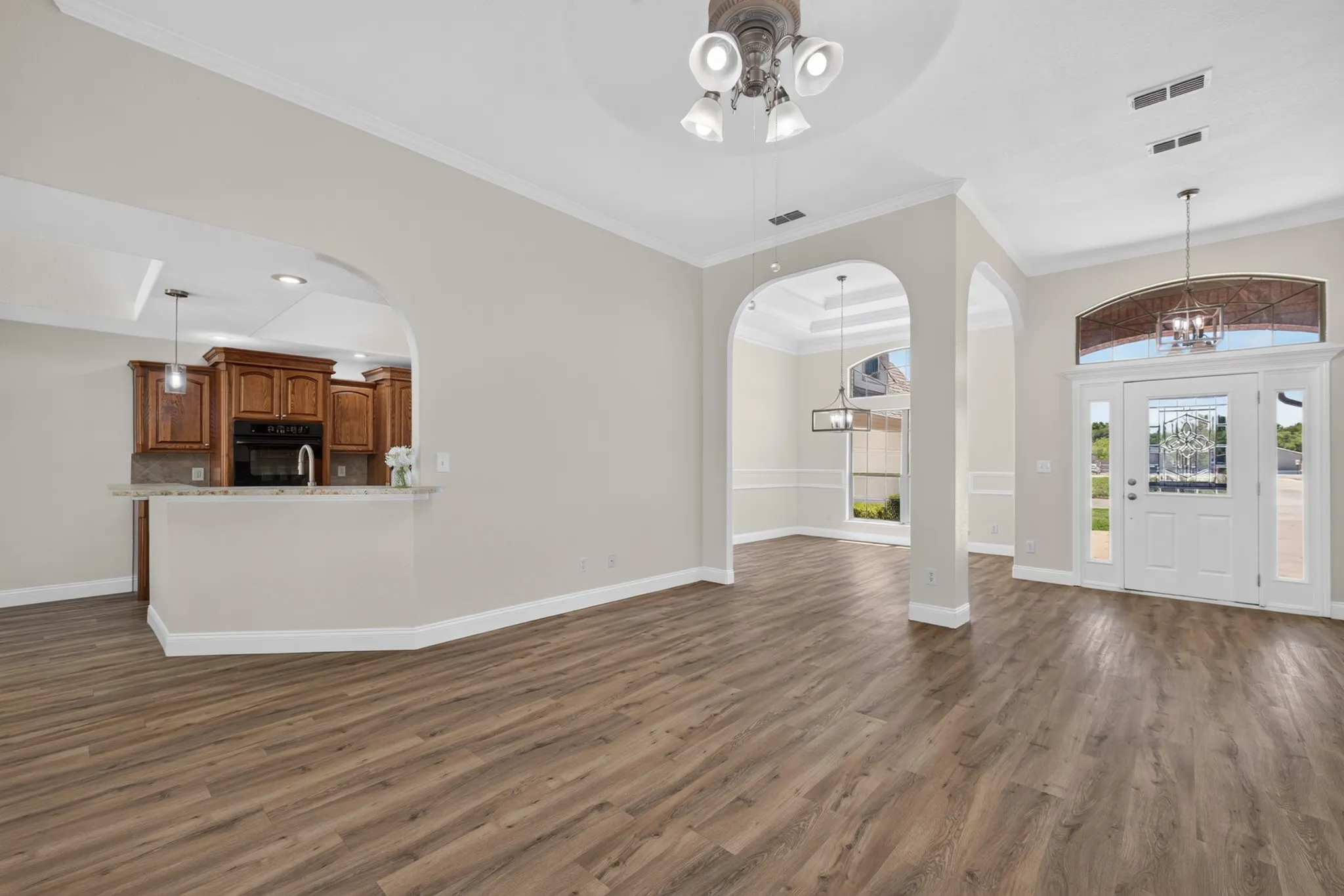 Single Family Residence For Sale in Taylor County , 3518 Silver Oaks Drive, Abilene, Texas 79606, 4 Bedroom, 3 Bathroom, 2 Garage spaces, 2,459 Sqft, built in 2005, mls#21343886, Real Estate Agent in Abilene, Homes For Sale in Taylor county, Homes For Sale in Abilene, Realtor in Abilene Texas, Real Estate Brokerage Independent Realty Texas, Luminita Cordes Realtor