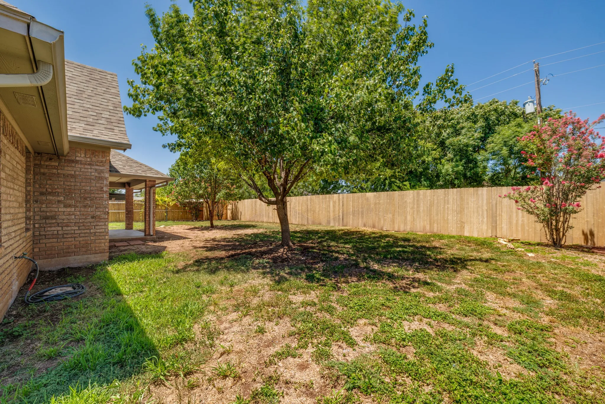 Single Family Residence For Sale in Taylor County , 3518 Silver Oaks Drive, Abilene, Texas 79606, 4 Bedroom, 3 Bathroom, 2 Garage spaces, 2,459 Sqft, built in 2005, mls#21343886, Real Estate Agent in Abilene, Homes For Sale in Taylor county, Homes For Sale in Abilene, Realtor in Abilene Texas, Real Estate Brokerage Independent Realty Texas, Luminita Cordes Realtor