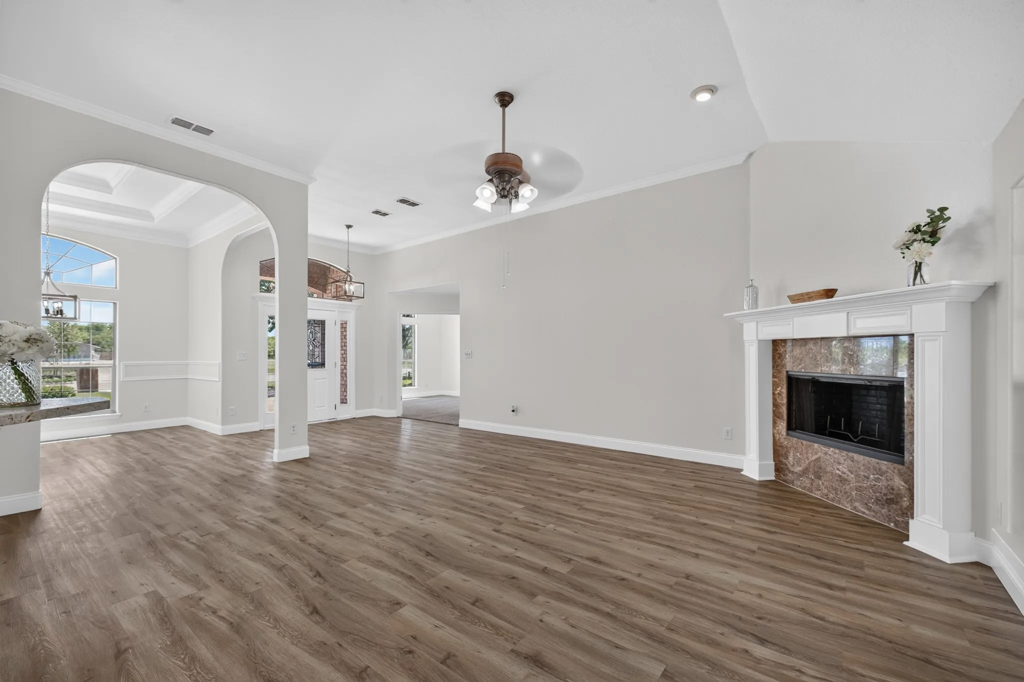 Single Family Residence For Sale in Taylor County , 3518 Silver Oaks Drive, Abilene, Texas 79606, 4 Bedroom, 3 Bathroom, 2 Garage spaces, 2,459 Sqft, built in 2005, mls#21343886, Real Estate Agent in Abilene, Homes For Sale in Taylor county, Homes For Sale in Abilene, Realtor in Abilene Texas, Real Estate Brokerage Independent Realty Texas, Luminita Cordes Realtor