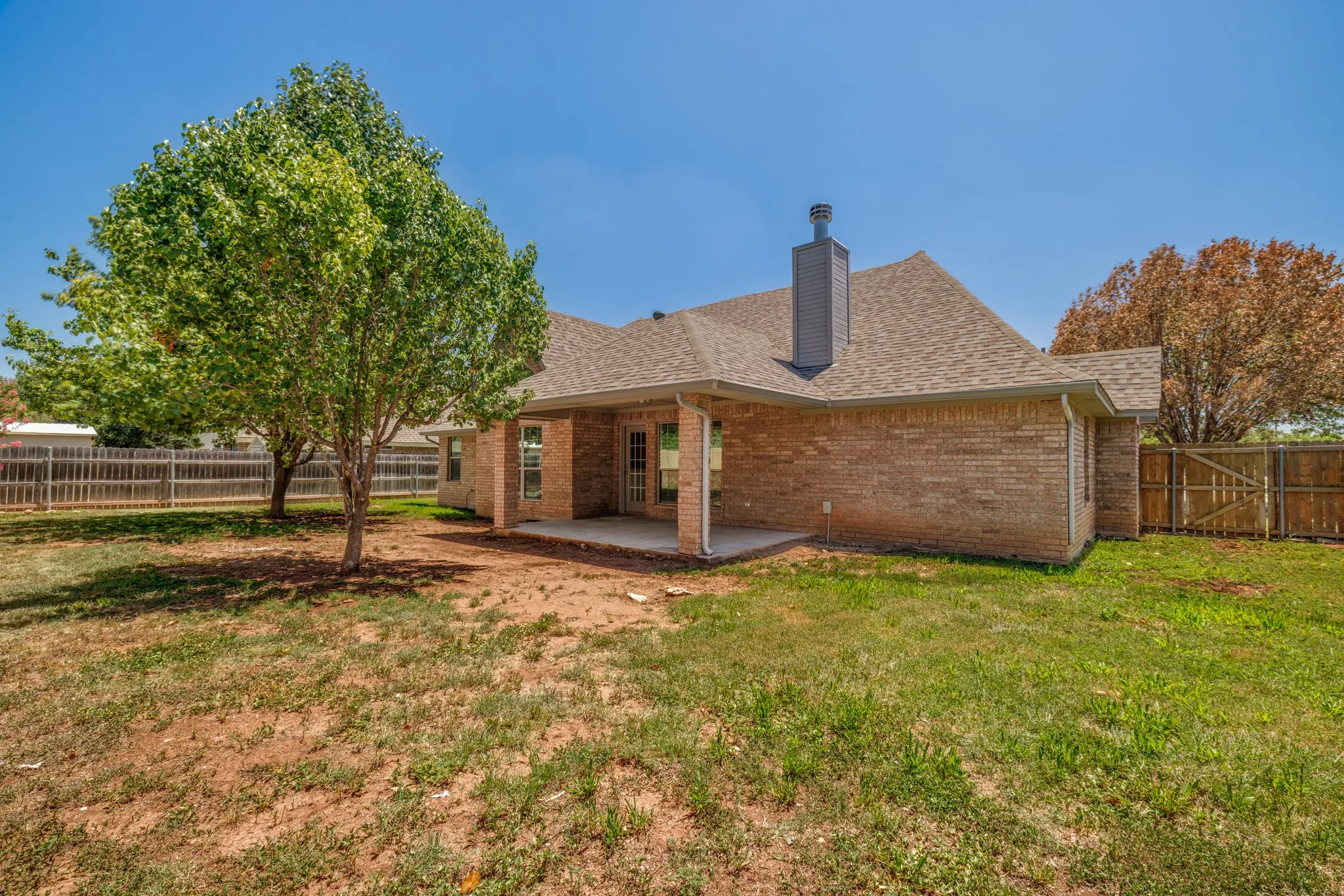 Single Family Residence For Sale in Taylor County , 3518 Silver Oaks Drive, Abilene, Texas 79606, 4 Bedroom, 3 Bathroom, 2 Garage spaces, 2,459 Sqft, built in 2005, mls#21343886, Real Estate Agent in Abilene, Homes For Sale in Taylor county, Homes For Sale in Abilene, Realtor in Abilene Texas, Real Estate Brokerage Independent Realty Texas, Luminita Cordes Realtor