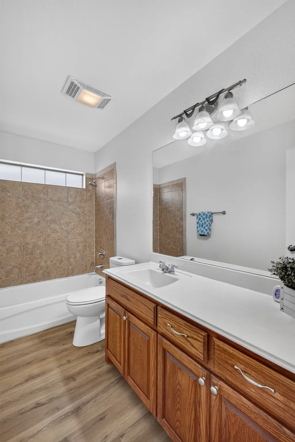 Single Family Residence For Sale in Taylor County , 3518 Silver Oaks Drive, Abilene, Texas 79606, 4 Bedroom, 3 Bathroom, 2 Garage spaces, 2,459 Sqft, built in 2005, mls#21343886, Real Estate Agent in Abilene, Homes For Sale in Taylor county, Homes For Sale in Abilene, Realtor in Abilene Texas, Real Estate Brokerage Independent Realty Texas, Luminita Cordes Realtor