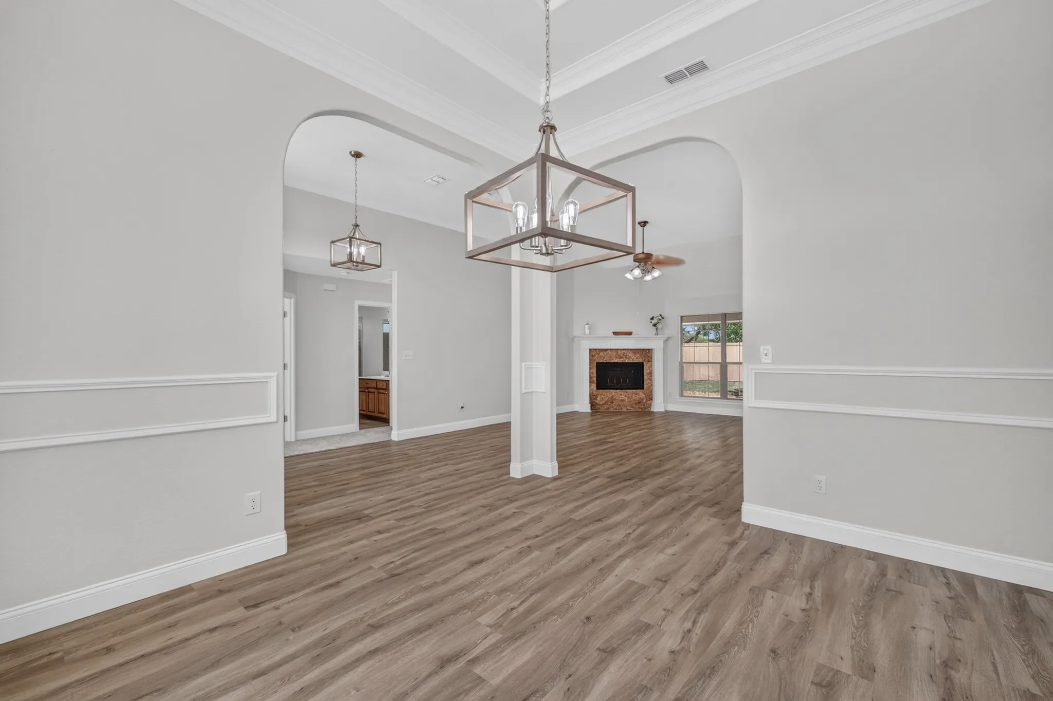 Single Family Residence For Sale in Taylor County , 3518 Silver Oaks Drive, Abilene, Texas 79606, 4 Bedroom, 3 Bathroom, 2 Garage spaces, 2,459 Sqft, built in 2005, mls#21343886, Real Estate Agent in Abilene, Homes For Sale in Taylor county, Homes For Sale in Abilene, Realtor in Abilene Texas, Real Estate Brokerage Independent Realty Texas, Luminita Cordes Realtor