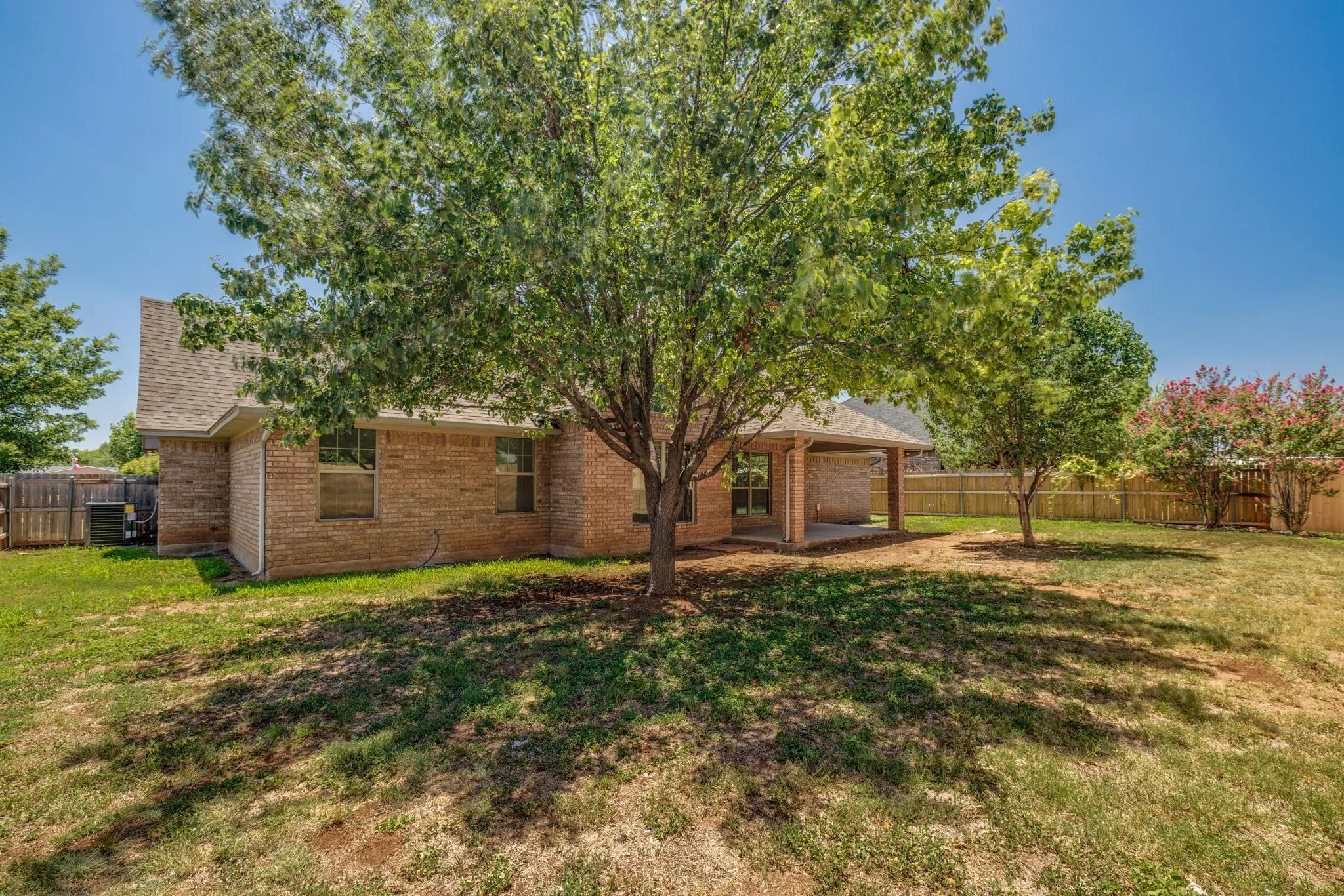 Single Family Residence For Sale in Taylor County , 3518 Silver Oaks Drive, Abilene, Texas 79606, 4 Bedroom, 3 Bathroom, 2 Garage spaces, 2,459 Sqft, built in 2005, mls#21343886, Real Estate Agent in Abilene, Homes For Sale in Taylor county, Homes For Sale in Abilene, Realtor in Abilene Texas, Real Estate Brokerage Independent Realty Texas, Luminita Cordes Realtor