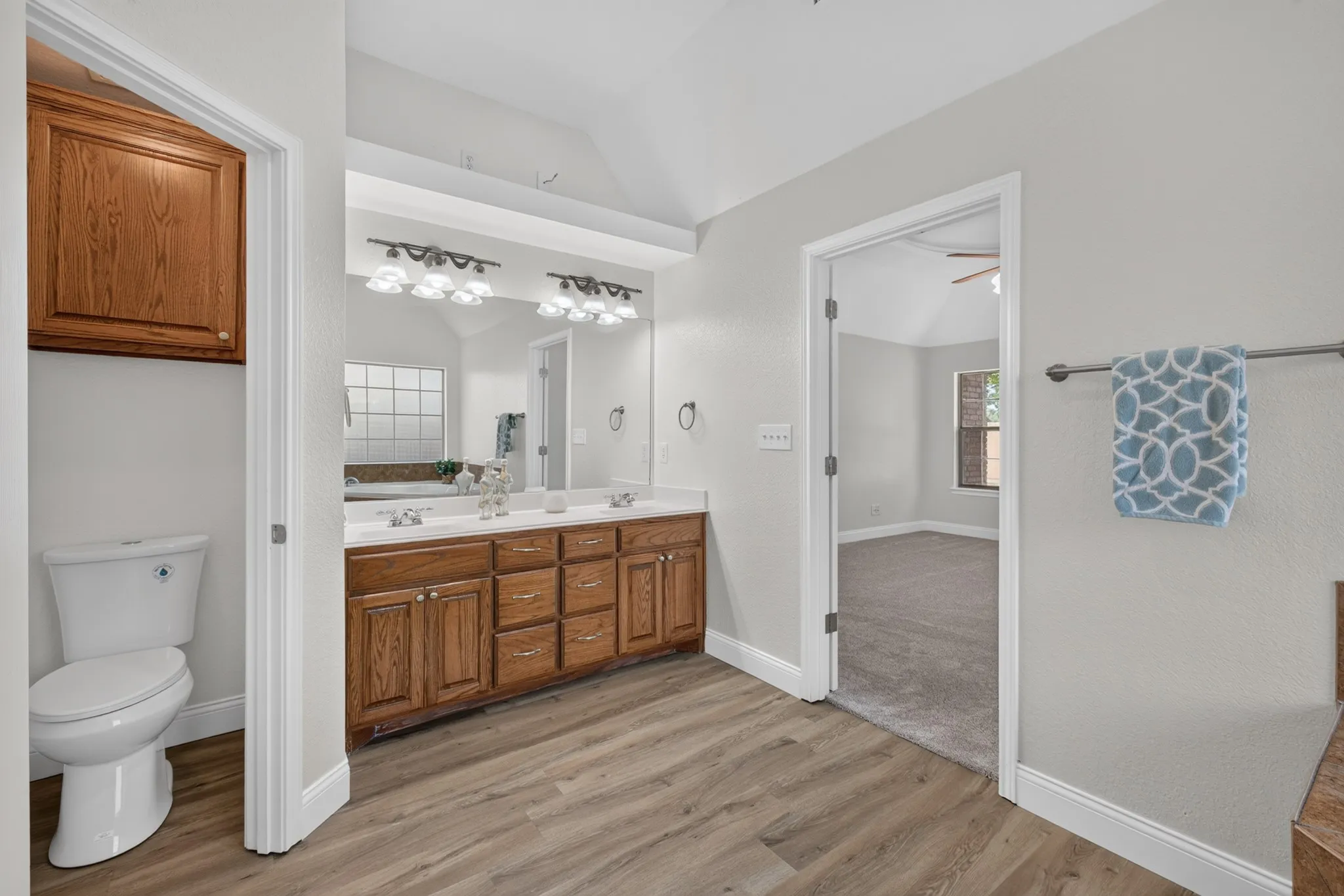 Single Family Residence For Sale in Taylor County , 3518 Silver Oaks Drive, Abilene, Texas 79606, 4 Bedroom, 3 Bathroom, 2 Garage spaces, 2,459 Sqft, built in 2005, mls#21343886, Real Estate Agent in Abilene, Homes For Sale in Taylor county, Homes For Sale in Abilene, Realtor in Abilene Texas, Real Estate Brokerage Independent Realty Texas, Luminita Cordes Realtor