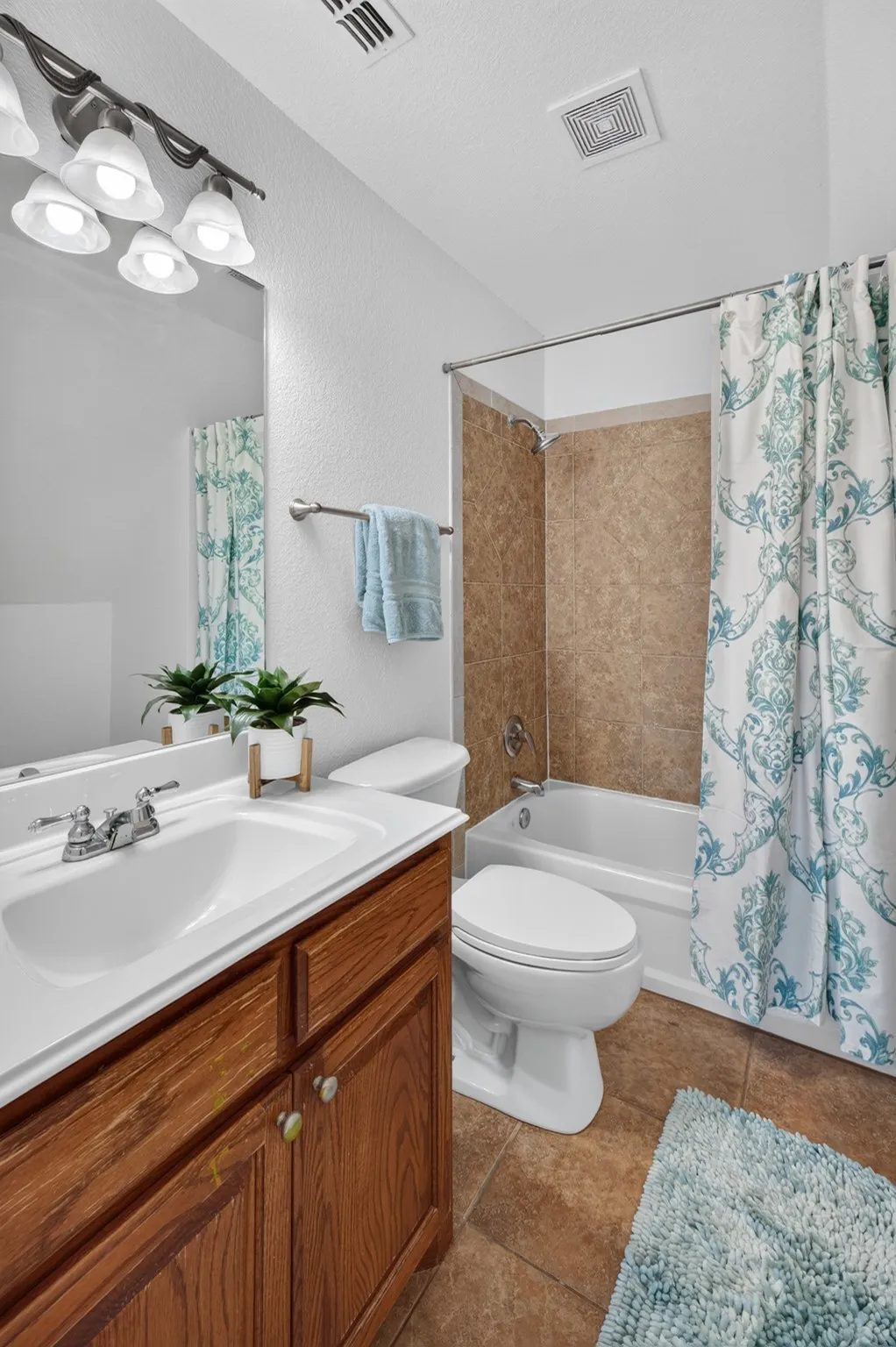 Single Family Residence For Sale in Taylor County , 3518 Silver Oaks Drive, Abilene, Texas 79606, 4 Bedroom, 3 Bathroom, 2 Garage spaces, 2,459 Sqft, built in 2005, mls#21343886, Real Estate Agent in Abilene, Homes For Sale in Taylor county, Homes For Sale in Abilene, Realtor in Abilene Texas, Real Estate Brokerage Independent Realty Texas, Luminita Cordes Realtor
