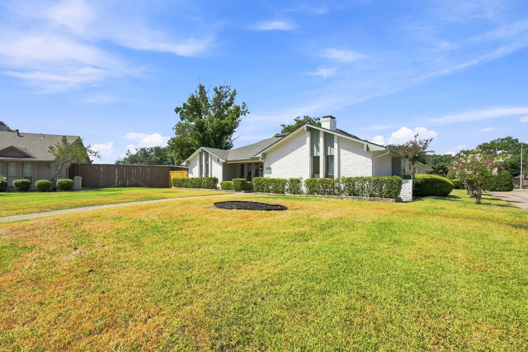Single Family Residence For Sale in Collin County , 2009 Pueblo Court, Plano, Texas 75074, 3 Bedroom, 4 Bathroom, 2 Garage spaces, 2,723 Sqft, built in 1976, mls#21342335, Real Estate Agent in Plano, Homes For Sale in Collin county, Homes For Sale in Plano, Realtor in Plano Texas, Real Estate Brokerage Independent Realty Texas, Luminita Cordes Realtor