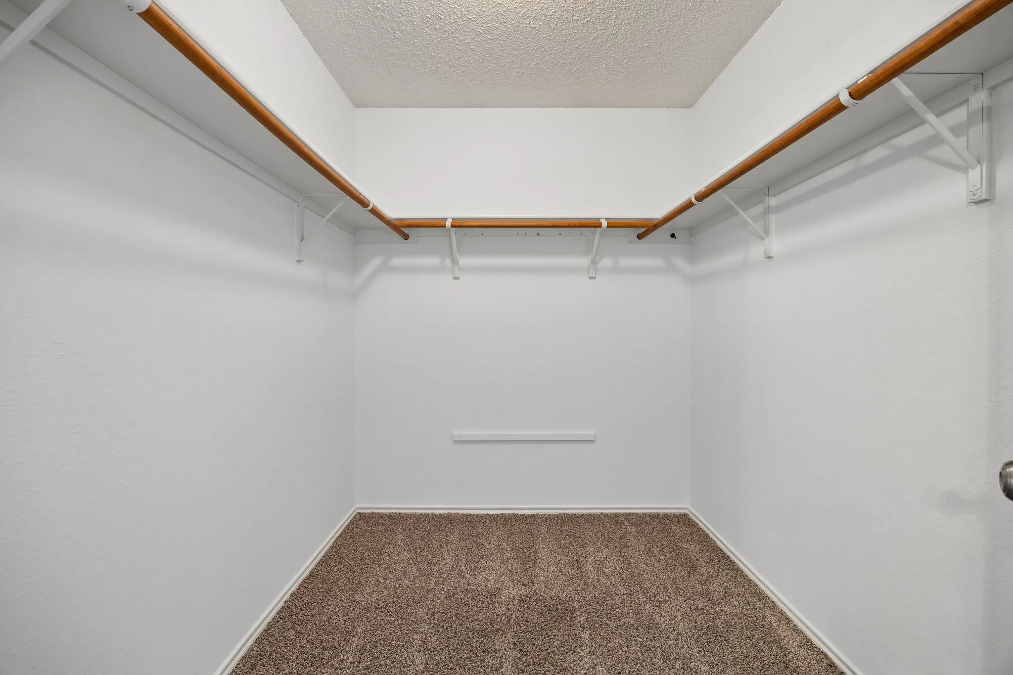 Single Family Residence For Sale in Tarrant County , 1412 Sunflower Court, Burleson, Texas 76028, 4 Bedroom, 2 Bathroom, 2 Garage spaces, 1,949 Sqft, built in 2005, mls#21346651, Real Estate Agent in Burleson, Homes For Sale in Tarrant county, Homes For Sale in Burleson, Realtor in Burleson Texas, Real Estate Brokerage Independent Realty Texas, Luminita Cordes Realtor