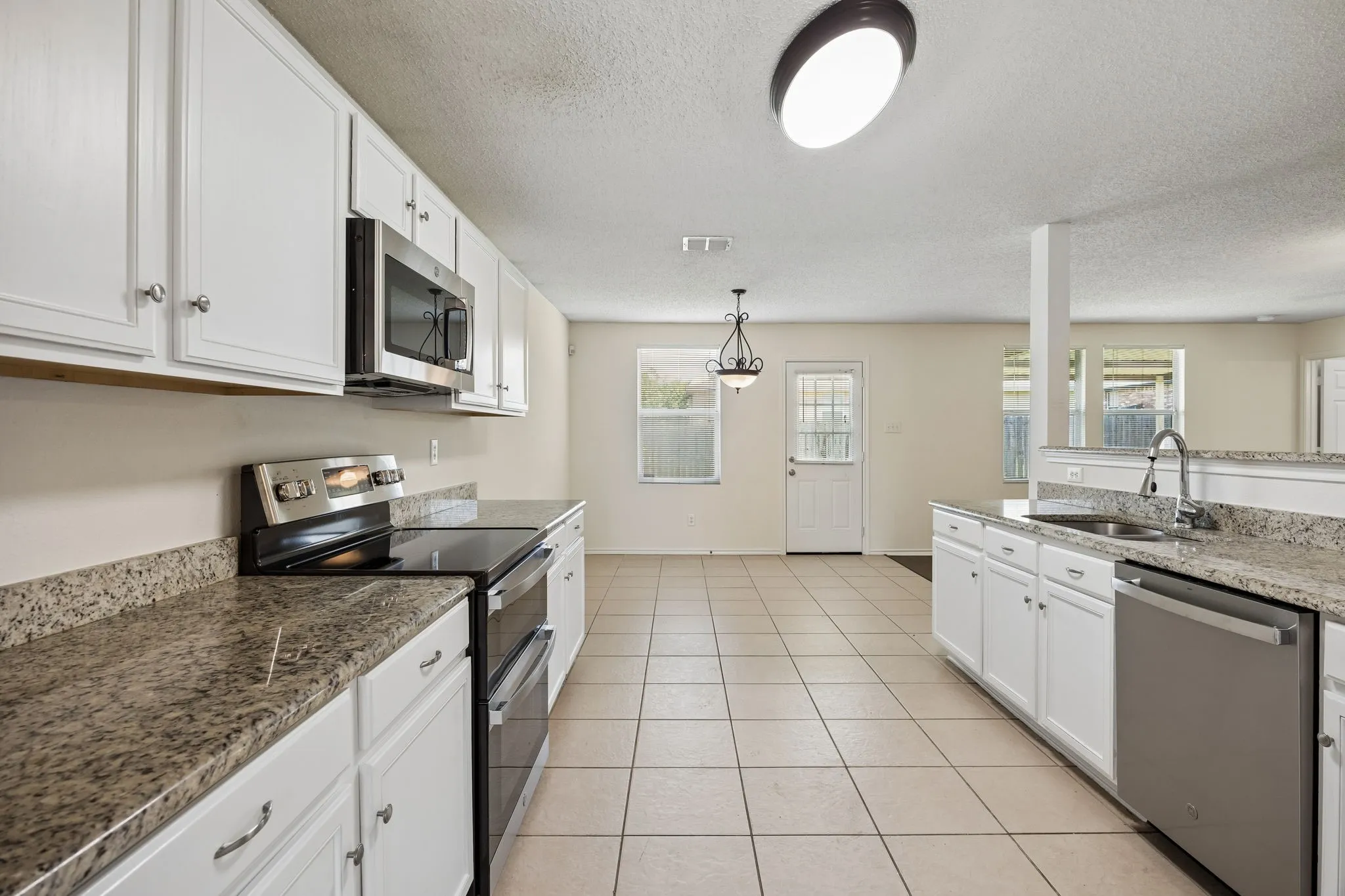 Single Family Residence For Sale in Tarrant County , 1412 Sunflower Court, Burleson, Texas 76028, 4 Bedroom, 2 Bathroom, 2 Garage spaces, 1,949 Sqft, built in 2005, mls#21346651, Real Estate Agent in Burleson, Homes For Sale in Tarrant county, Homes For Sale in Burleson, Realtor in Burleson Texas, Real Estate Brokerage Independent Realty Texas, Luminita Cordes Realtor