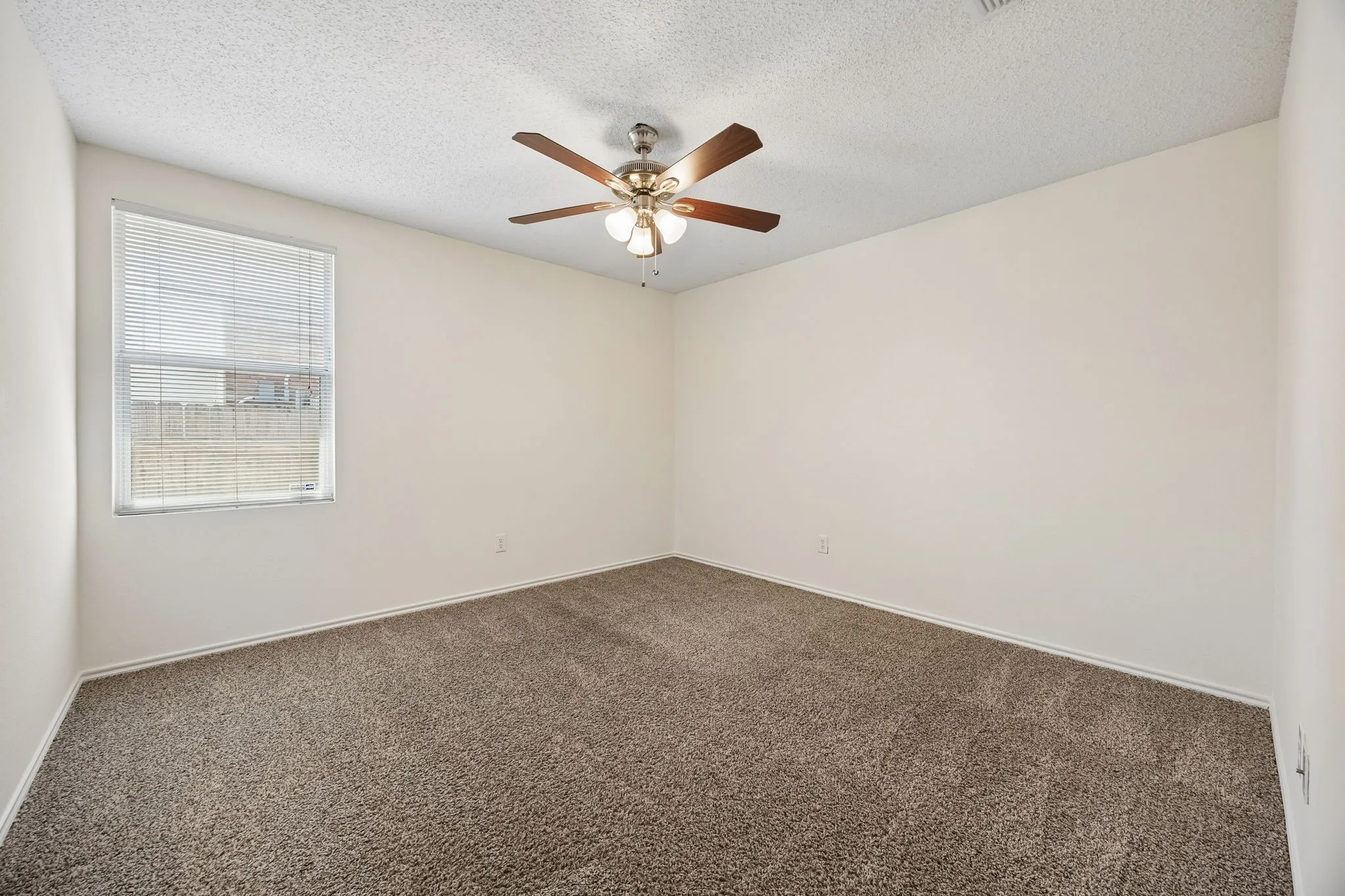 Single Family Residence For Sale in Tarrant County , 1412 Sunflower Court, Burleson, Texas 76028, 4 Bedroom, 2 Bathroom, 2 Garage spaces, 1,949 Sqft, built in 2005, mls#21346651, Real Estate Agent in Burleson, Homes For Sale in Tarrant county, Homes For Sale in Burleson, Realtor in Burleson Texas, Real Estate Brokerage Independent Realty Texas, Luminita Cordes Realtor