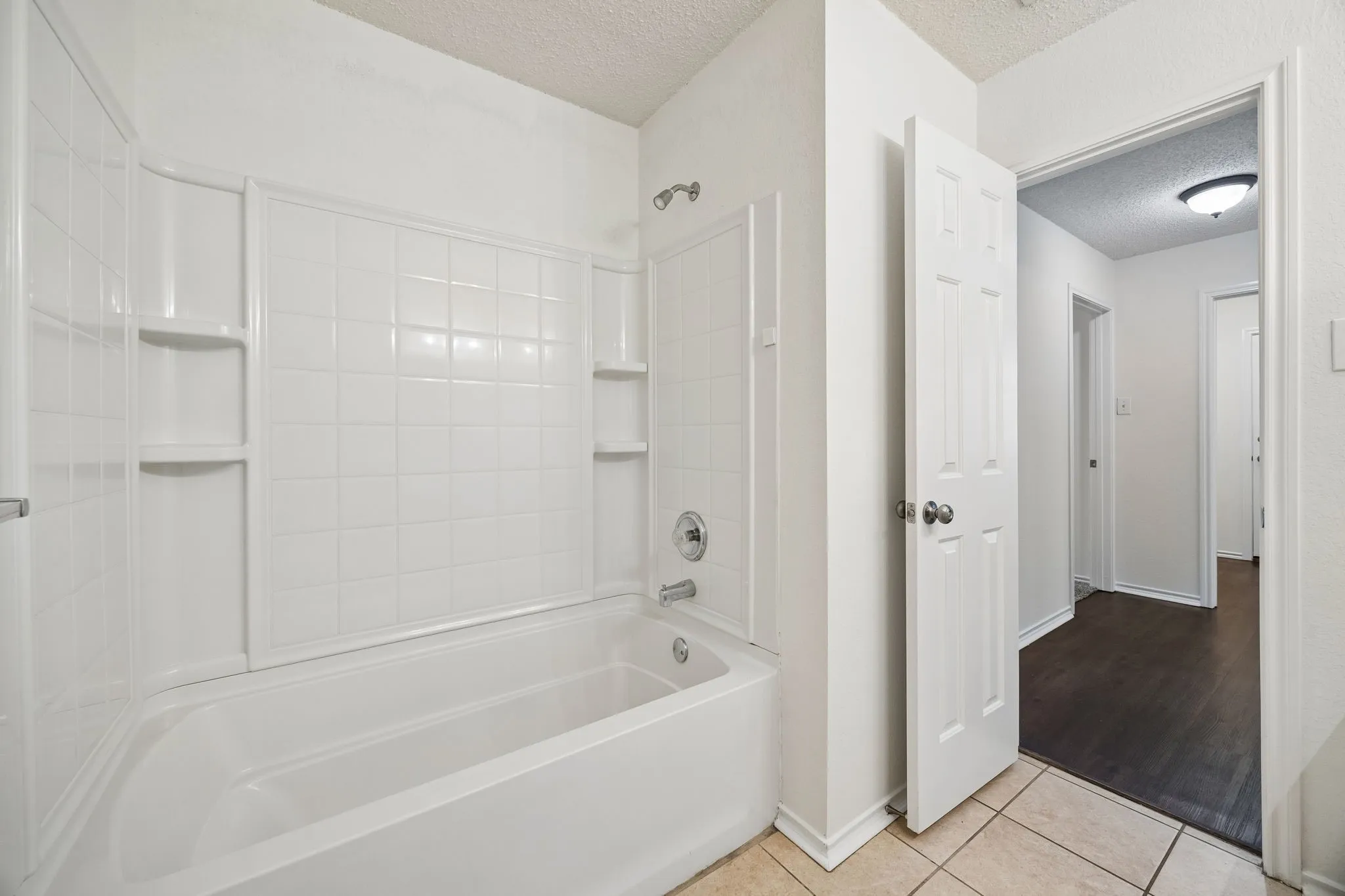 Single Family Residence For Sale in Tarrant County , 1412 Sunflower Court, Burleson, Texas 76028, 4 Bedroom, 2 Bathroom, 2 Garage spaces, 1,949 Sqft, built in 2005, mls#21346651, Real Estate Agent in Burleson, Homes For Sale in Tarrant county, Homes For Sale in Burleson, Realtor in Burleson Texas, Real Estate Brokerage Independent Realty Texas, Luminita Cordes Realtor