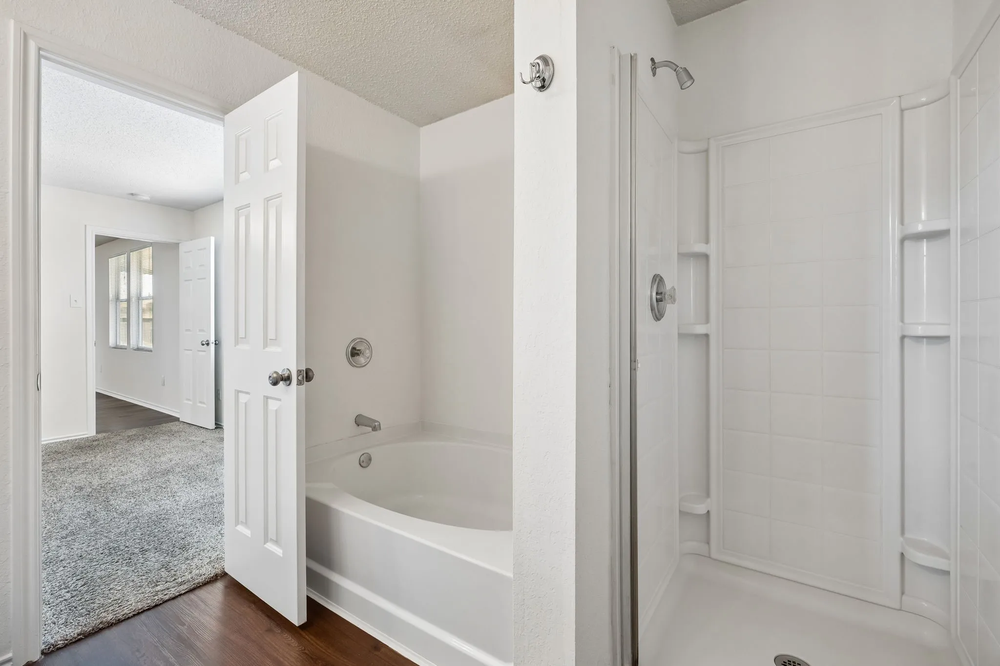 Single Family Residence For Sale in Tarrant County , 1412 Sunflower Court, Burleson, Texas 76028, 4 Bedroom, 2 Bathroom, 2 Garage spaces, 1,949 Sqft, built in 2005, mls#21346651, Real Estate Agent in Burleson, Homes For Sale in Tarrant county, Homes For Sale in Burleson, Realtor in Burleson Texas, Real Estate Brokerage Independent Realty Texas, Luminita Cordes Realtor