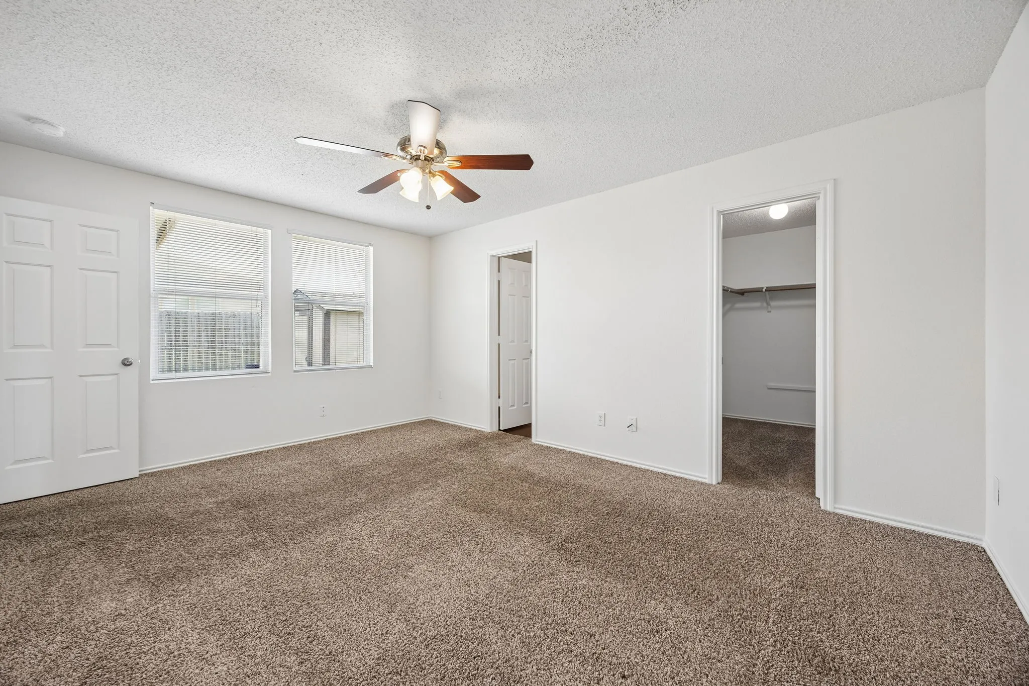 Single Family Residence For Sale in Tarrant County , 1412 Sunflower Court, Burleson, Texas 76028, 4 Bedroom, 2 Bathroom, 2 Garage spaces, 1,949 Sqft, built in 2005, mls#21346651, Real Estate Agent in Burleson, Homes For Sale in Tarrant county, Homes For Sale in Burleson, Realtor in Burleson Texas, Real Estate Brokerage Independent Realty Texas, Luminita Cordes Realtor