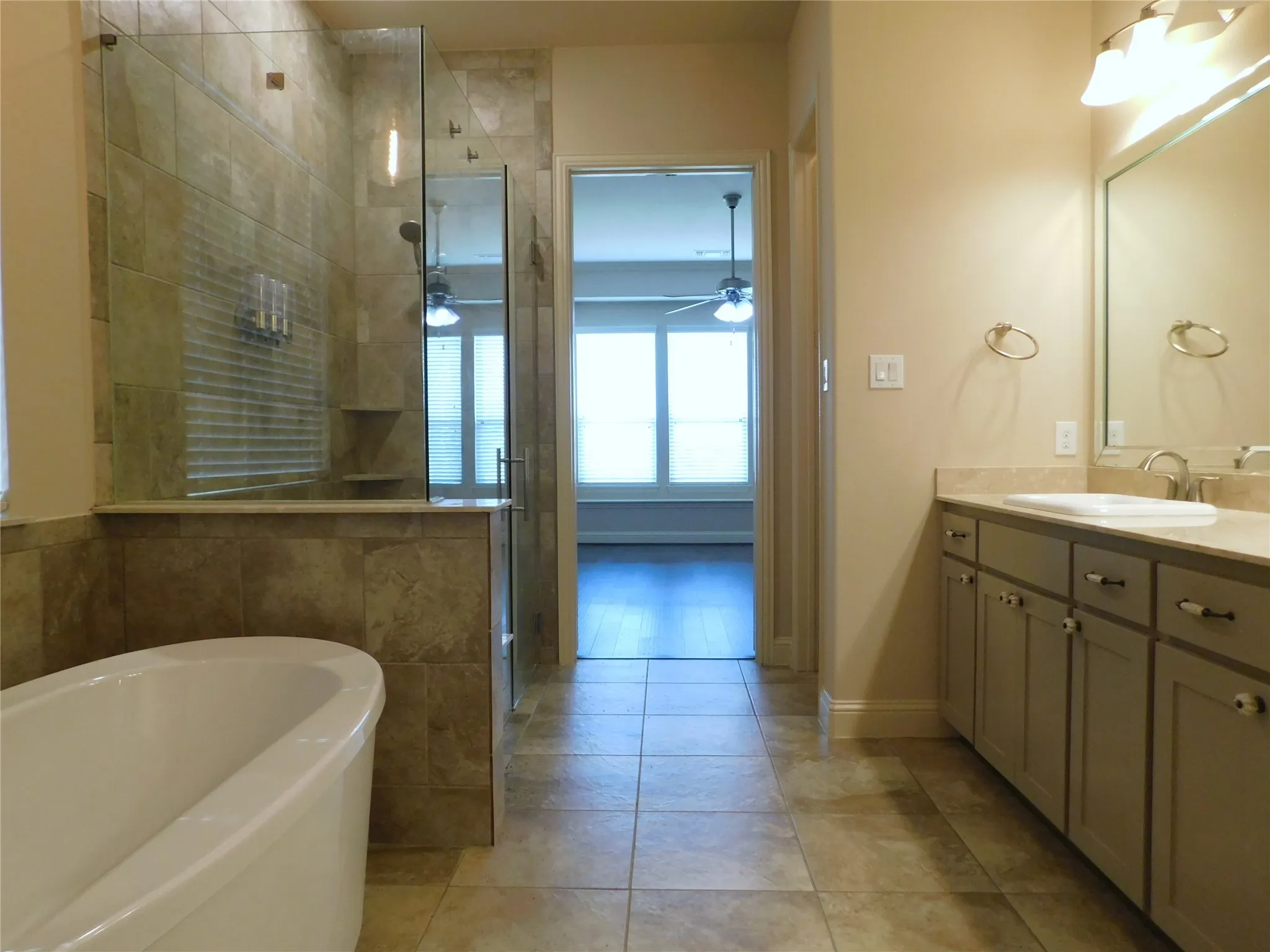 Single Family Residence For Rent in Denton County , 1704 Serra Drive, Little Elm, Texas 75068, 5 Bedroom, 4 Bathroom, 3 Garage spaces, 3,508 Sqft, built in 2017, mls#21346159, Real Estate Agent in Little Elm, Homes For Rent in Denton county, Homes For Rent in Little Elm, Realtor in Little Elm Texas, Real Estate Brokerage Independent Realty Texas, Luminita Cordes Realtor