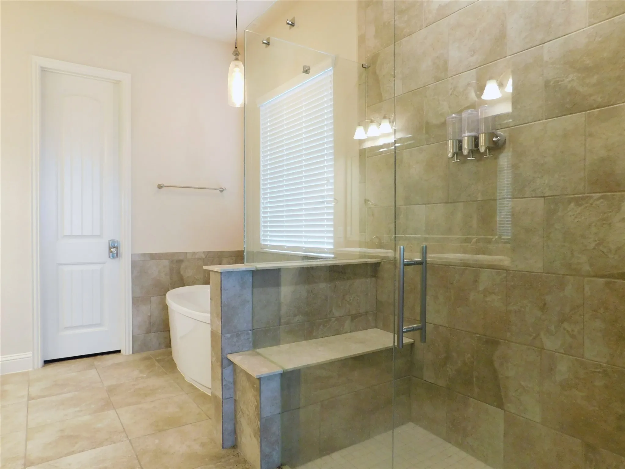 Single Family Residence For Rent in Denton County , 1704 Serra Drive, Little Elm, Texas 75068, 5 Bedroom, 4 Bathroom, 3 Garage spaces, 3,508 Sqft, built in 2017, mls#21346159, Real Estate Agent in Little Elm, Homes For Rent in Denton county, Homes For Rent in Little Elm, Realtor in Little Elm Texas, Real Estate Brokerage Independent Realty Texas, Luminita Cordes Realtor