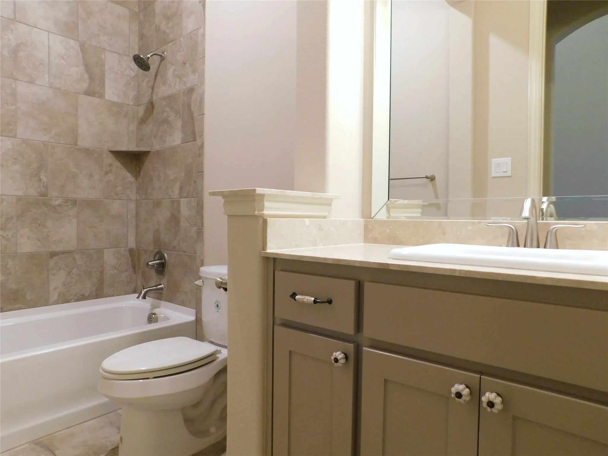 Single Family Residence For Rent in Denton County , 1704 Serra Drive, Little Elm, Texas 75068, 5 Bedroom, 4 Bathroom, 3 Garage spaces, 3,508 Sqft, built in 2017, mls#21346159, Real Estate Agent in Little Elm, Homes For Rent in Denton county, Homes For Rent in Little Elm, Realtor in Little Elm Texas, Real Estate Brokerage Independent Realty Texas, Luminita Cordes Realtor