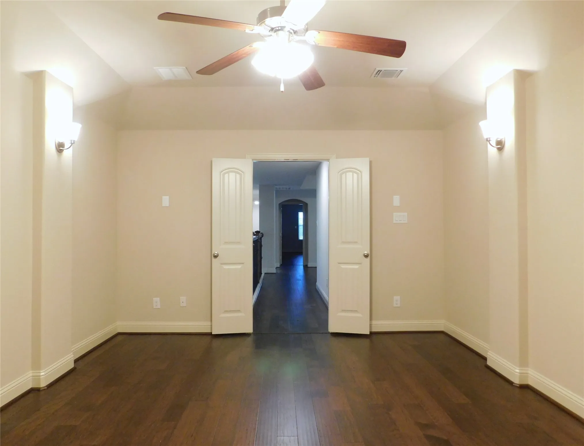 Single Family Residence For Rent in Denton County , 1704 Serra Drive, Little Elm, Texas 75068, 5 Bedroom, 4 Bathroom, 3 Garage spaces, 3,508 Sqft, built in 2017, mls#21346159, Real Estate Agent in Little Elm, Homes For Rent in Denton county, Homes For Rent in Little Elm, Realtor in Little Elm Texas, Real Estate Brokerage Independent Realty Texas, Luminita Cordes Realtor
