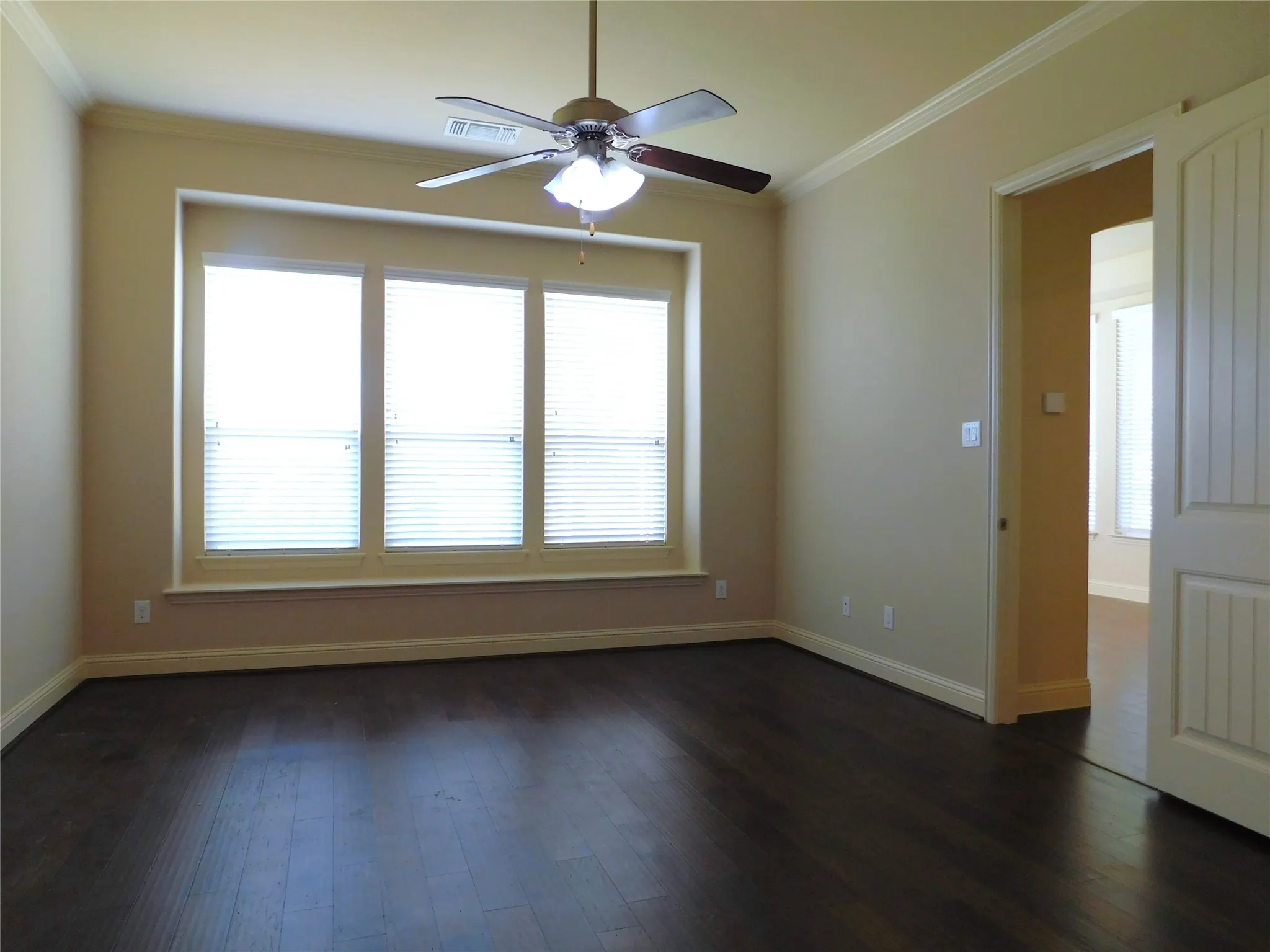 Single Family Residence For Rent in Denton County , 1704 Serra Drive, Little Elm, Texas 75068, 5 Bedroom, 4 Bathroom, 3 Garage spaces, 3,508 Sqft, built in 2017, mls#21346159, Real Estate Agent in Little Elm, Homes For Rent in Denton county, Homes For Rent in Little Elm, Realtor in Little Elm Texas, Real Estate Brokerage Independent Realty Texas, Luminita Cordes Realtor