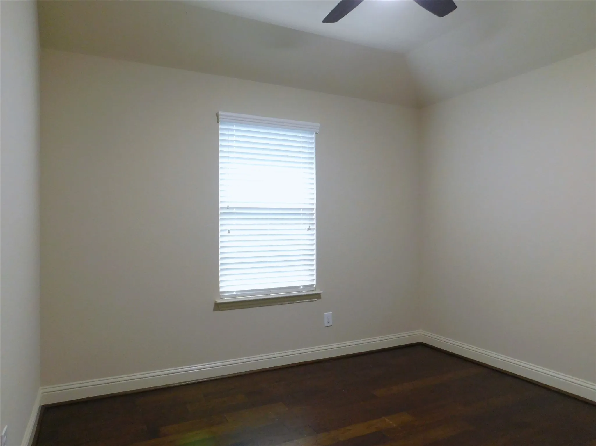 Single Family Residence For Rent in Denton County , 1704 Serra Drive, Little Elm, Texas 75068, 5 Bedroom, 4 Bathroom, 3 Garage spaces, 3,508 Sqft, built in 2017, mls#21346159, Real Estate Agent in Little Elm, Homes For Rent in Denton county, Homes For Rent in Little Elm, Realtor in Little Elm Texas, Real Estate Brokerage Independent Realty Texas, Luminita Cordes Realtor