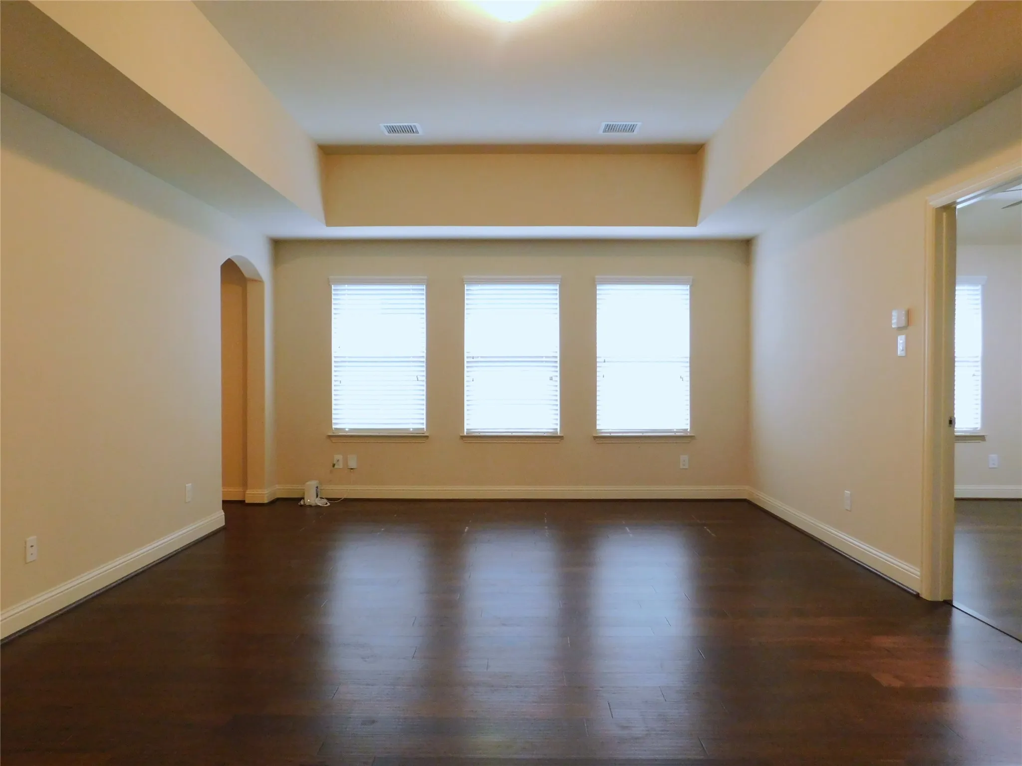 Single Family Residence For Rent in Denton County , 1704 Serra Drive, Little Elm, Texas 75068, 5 Bedroom, 4 Bathroom, 3 Garage spaces, 3,508 Sqft, built in 2017, mls#21346159, Real Estate Agent in Little Elm, Homes For Rent in Denton county, Homes For Rent in Little Elm, Realtor in Little Elm Texas, Real Estate Brokerage Independent Realty Texas, Luminita Cordes Realtor