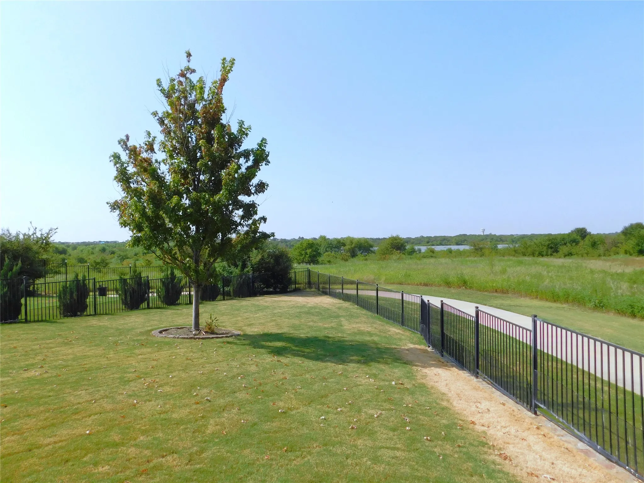 Single Family Residence For Rent in Denton County , 1704 Serra Drive, Little Elm, Texas 75068, 5 Bedroom, 4 Bathroom, 3 Garage spaces, 3,508 Sqft, built in 2017, mls#21346159, Real Estate Agent in Little Elm, Homes For Rent in Denton county, Homes For Rent in Little Elm, Realtor in Little Elm Texas, Real Estate Brokerage Independent Realty Texas, Luminita Cordes Realtor