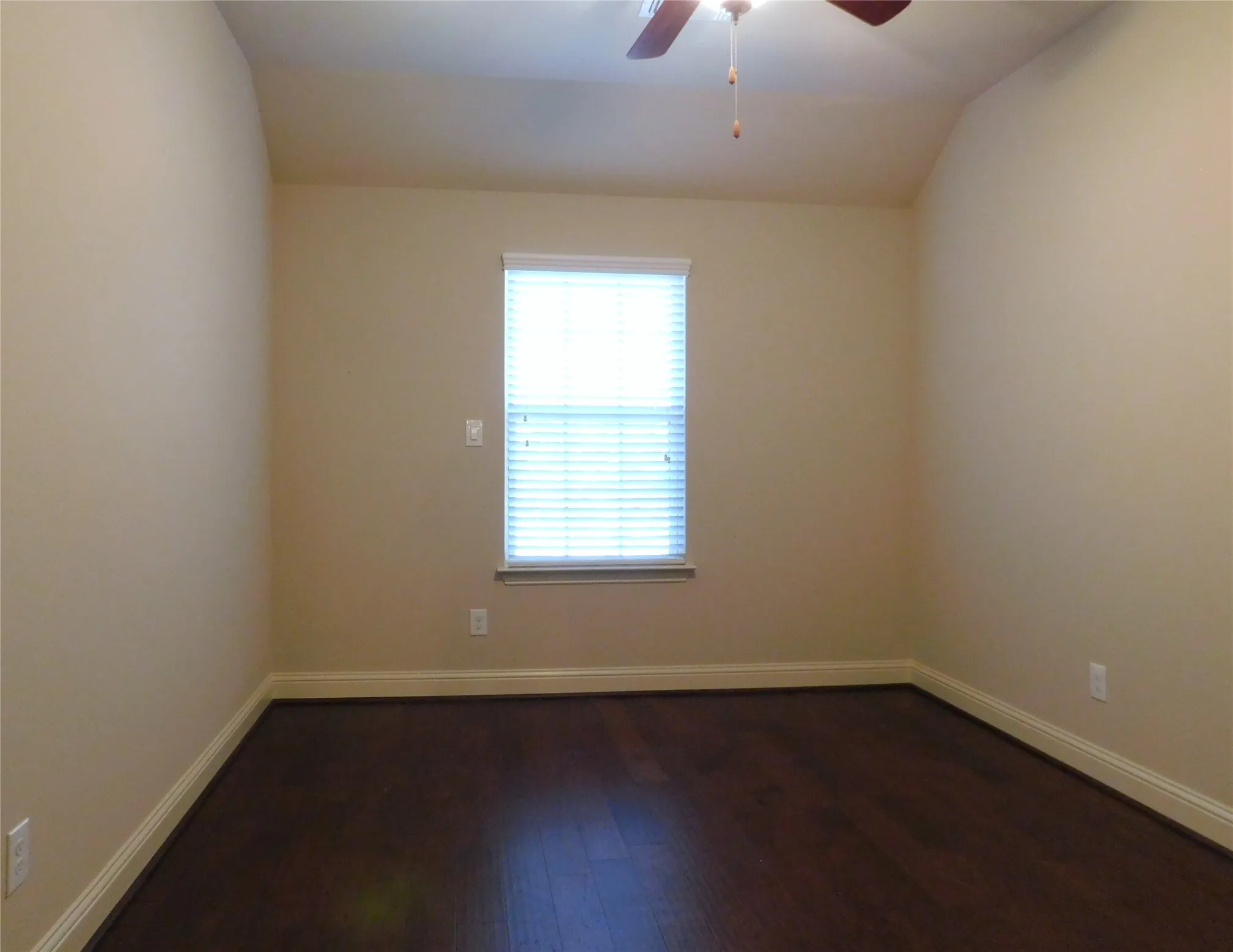 Single Family Residence For Rent in Denton County , 1704 Serra Drive, Little Elm, Texas 75068, 5 Bedroom, 4 Bathroom, 3 Garage spaces, 3,508 Sqft, built in 2017, mls#21346159, Real Estate Agent in Little Elm, Homes For Rent in Denton county, Homes For Rent in Little Elm, Realtor in Little Elm Texas, Real Estate Brokerage Independent Realty Texas, Luminita Cordes Realtor