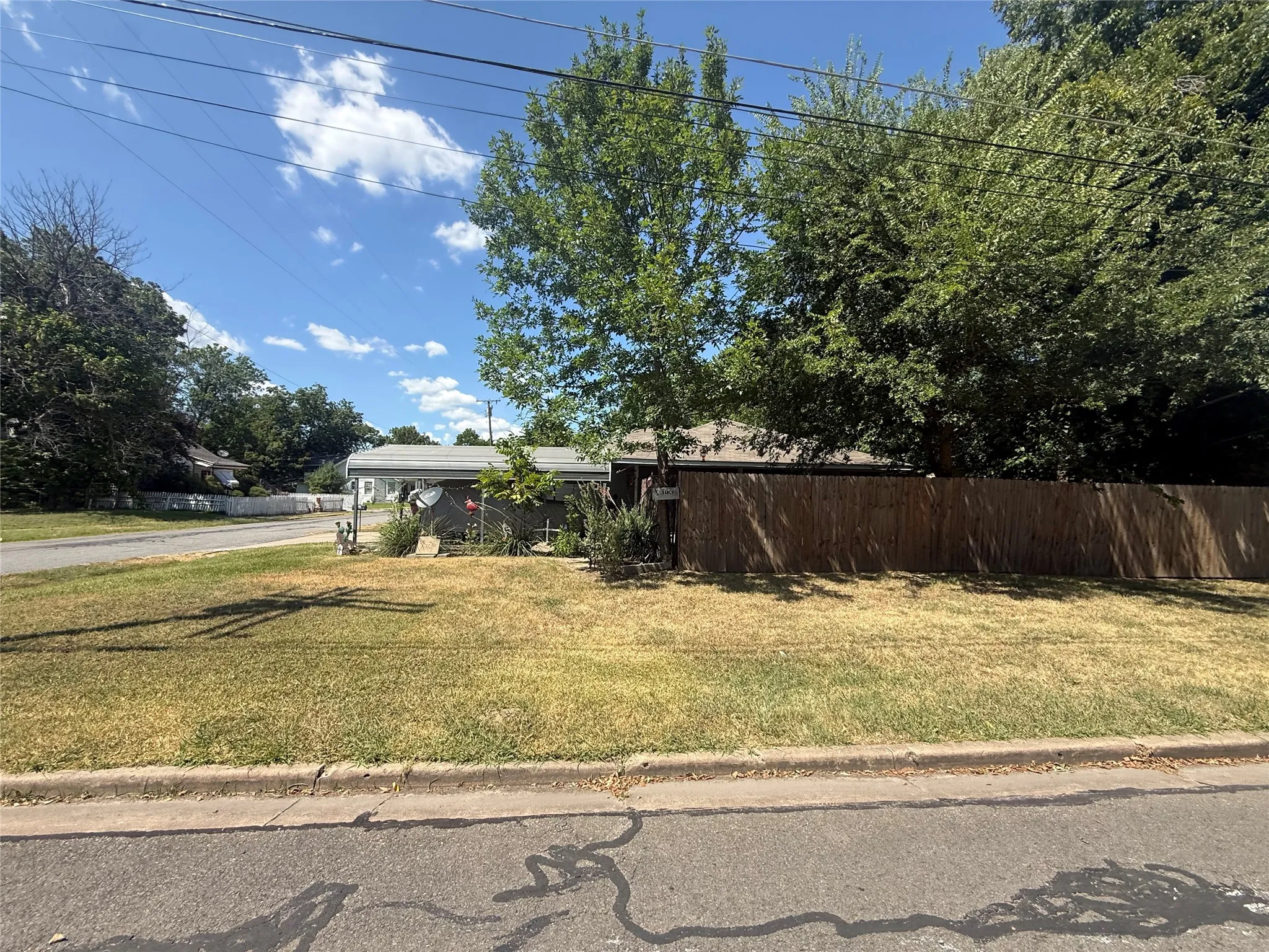 Duplex For Sale in Fannin County , 600 & 602 Cedar Street, Bonham, Texas 75418, 2 Bedroom, 1 Bathroom, Garage spaces, 0 Sqft, built in 1998, Price $245,000, mls#21345633, Real Estate Agent in Bonham, Homes For Sale in Fannin county, Homes For Sale in Bonham, Realtor in Bonham Texas, Real Estate Brokerage Independent Realty Texas, Luminita Cordes Realtor