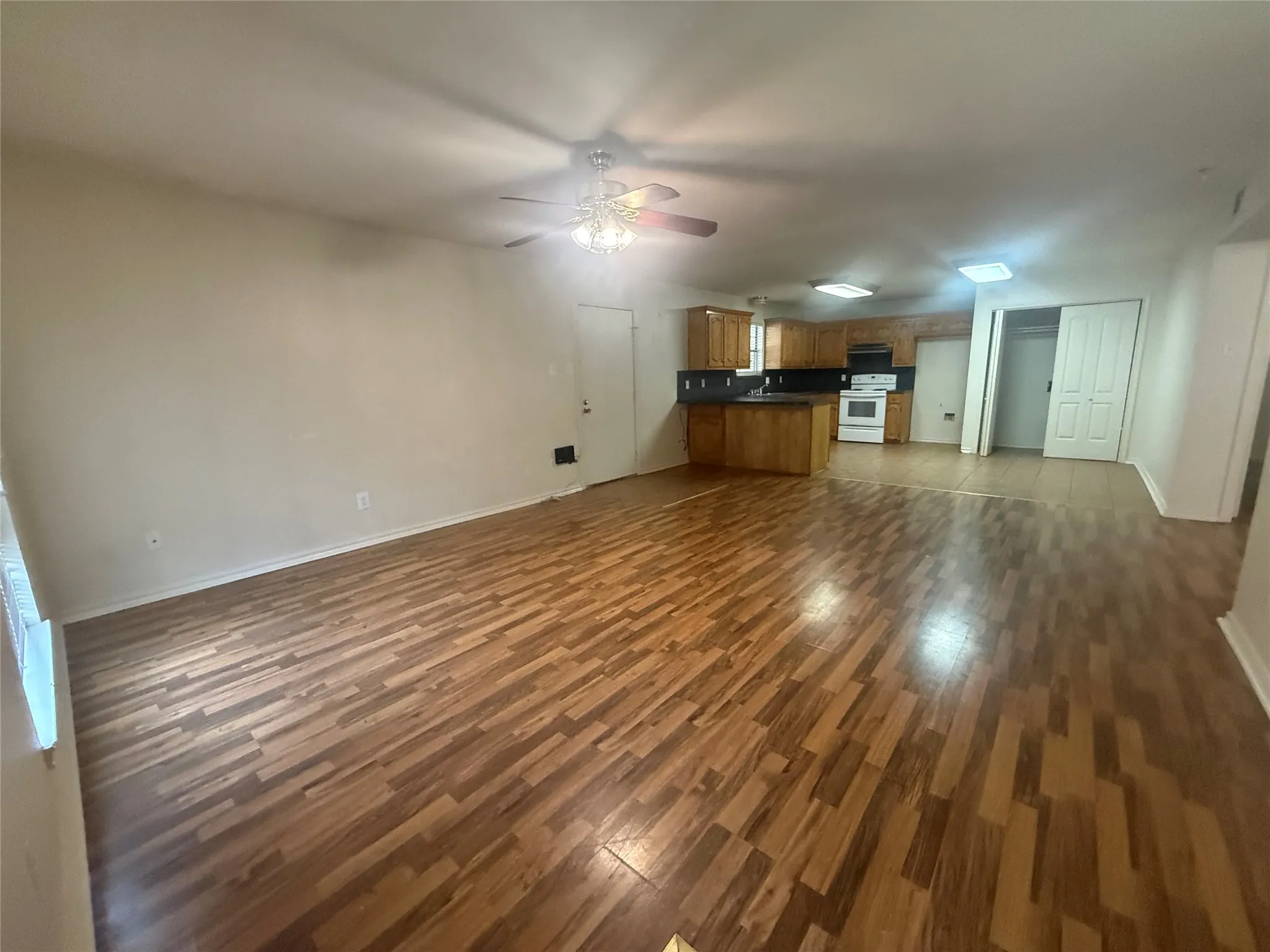 Duplex For Sale in Fannin County , 600 & 602 Cedar Street, Bonham, Texas 75418, 2 Bedroom, 1 Bathroom, Garage spaces, 0 Sqft, built in 1998, Price $245,000, mls#21345633, Real Estate Agent in Bonham, Homes For Sale in Fannin county, Homes For Sale in Bonham, Realtor in Bonham Texas, Real Estate Brokerage Independent Realty Texas, Luminita Cordes Realtor