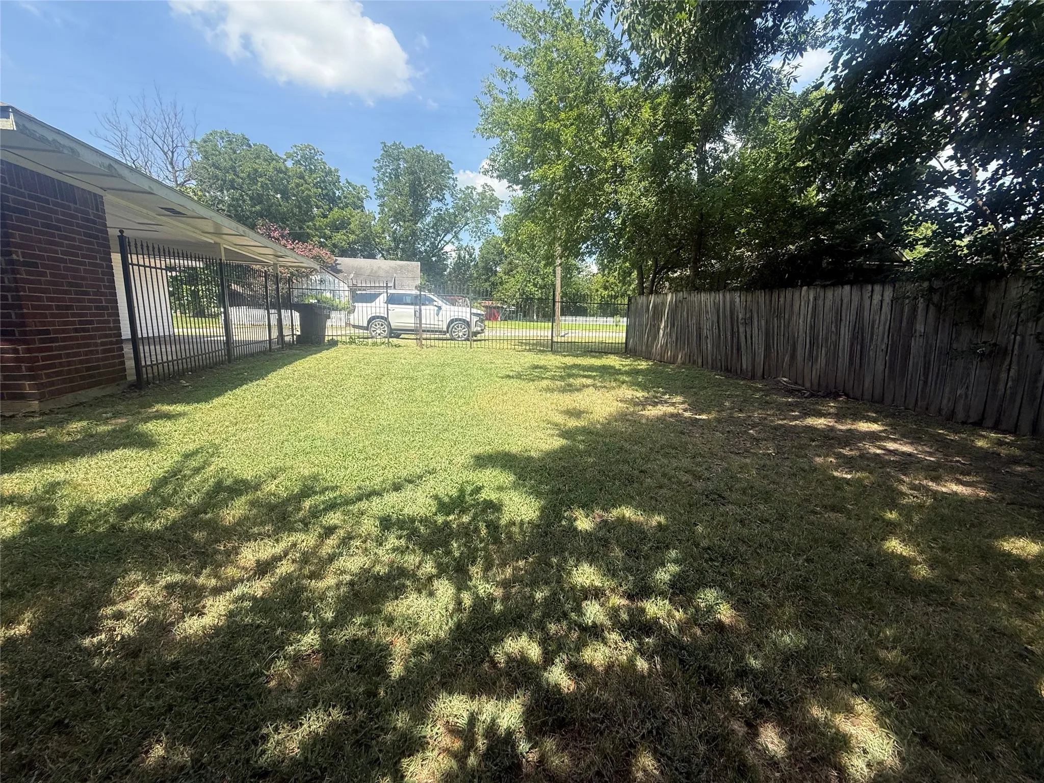 Duplex For Sale in Fannin County , 600 & 602 Cedar Street, Bonham, Texas 75418, 2 Bedroom, 1 Bathroom, Garage spaces, 0 Sqft, built in 1998, Price $245,000, mls#21345633, Real Estate Agent in Bonham, Homes For Sale in Fannin county, Homes For Sale in Bonham, Realtor in Bonham Texas, Real Estate Brokerage Independent Realty Texas, Luminita Cordes Realtor