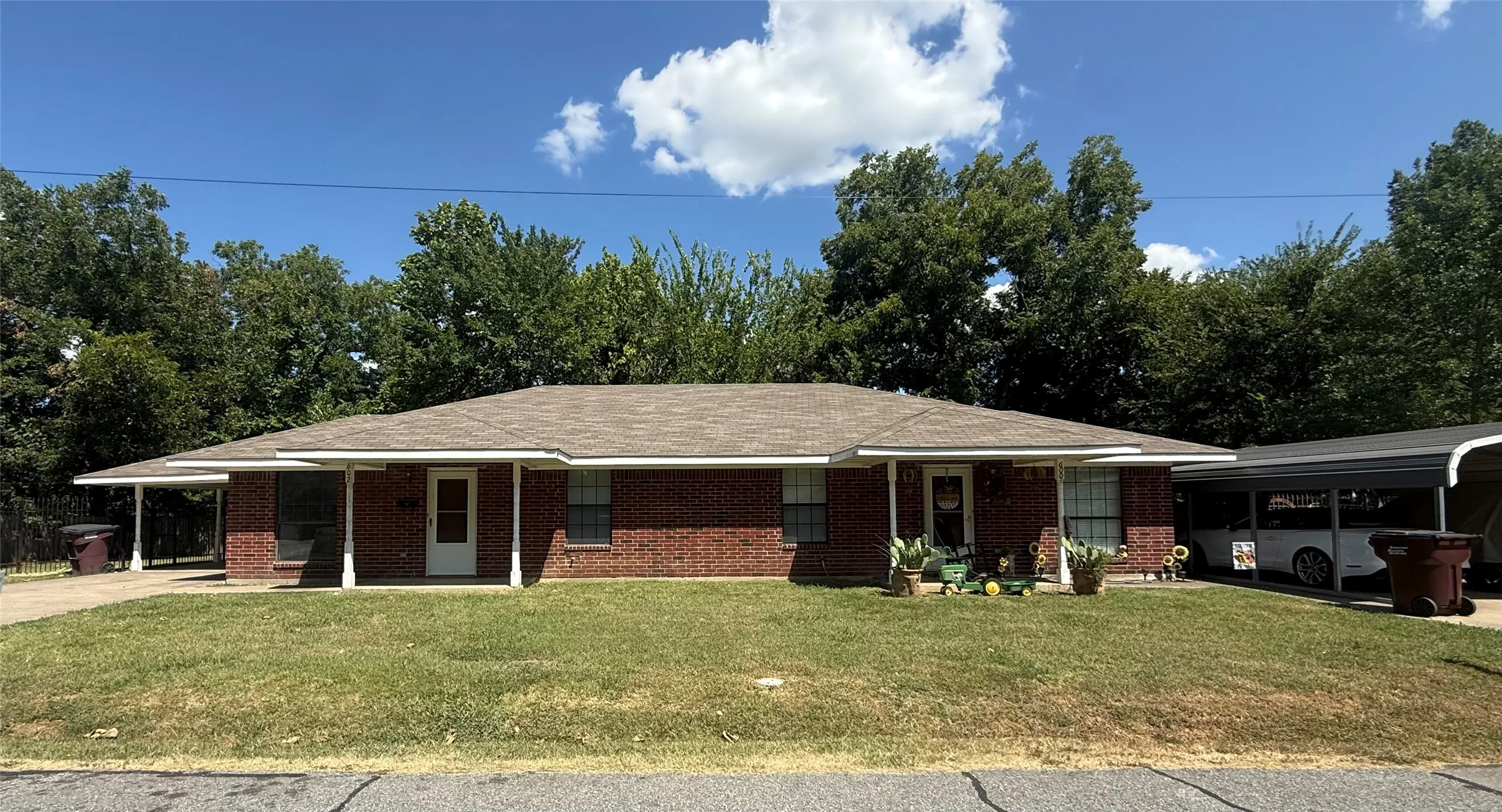 Duplex For Sale in Fannin County , 600 & 602 Cedar Street, Bonham, Texas 75418, 2 Bedroom, 1 Bathroom, Garage spaces, 0 Sqft, built in 1998, Price $245,000, mls#21345633, Real Estate Agent in Bonham, Homes For Sale in Fannin county, Homes For Sale in Bonham, Realtor in Bonham Texas, Real Estate Brokerage Independent Realty Texas, Luminita Cordes Realtor