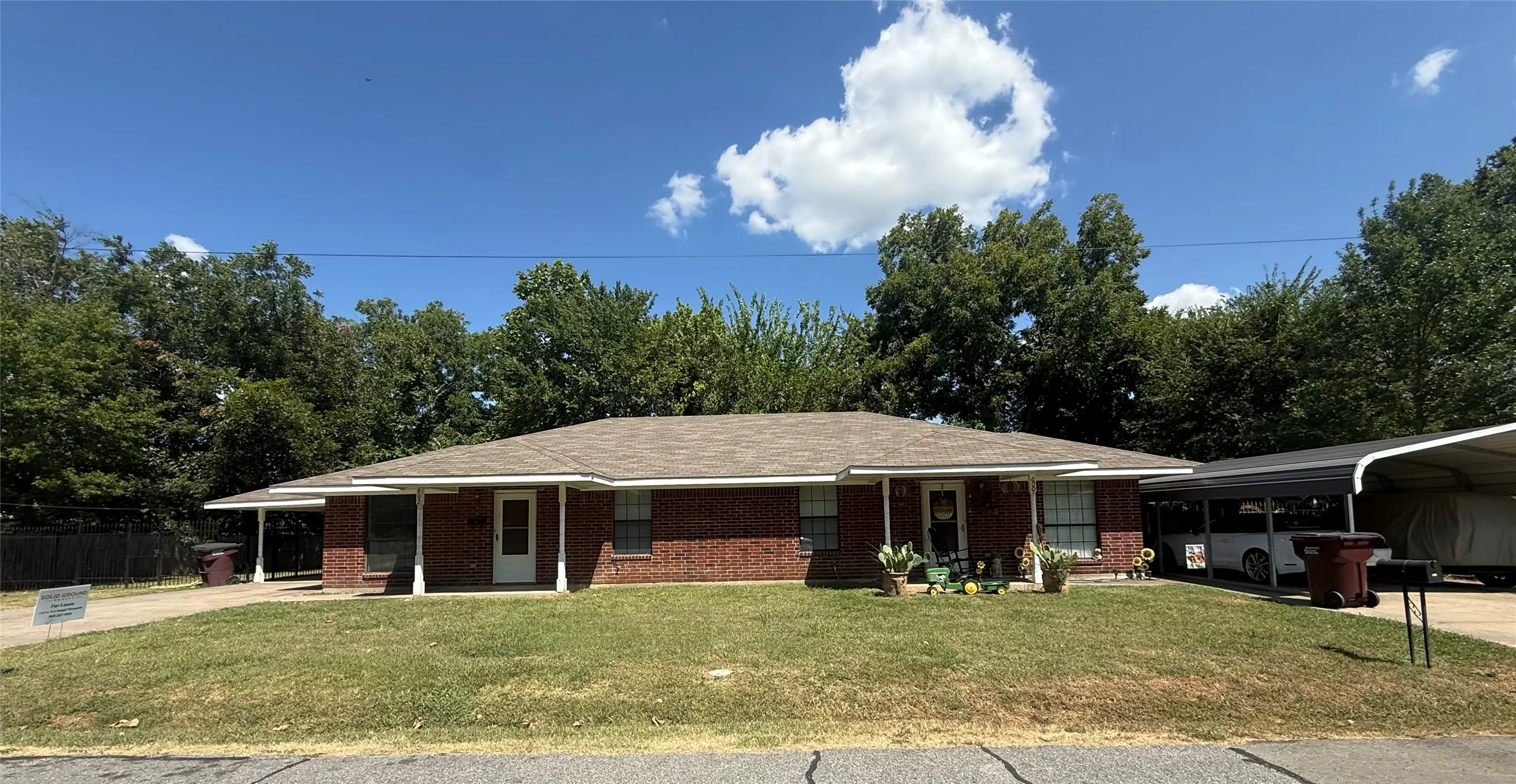 Duplex For Sale in Fannin County , 600 & 602 Cedar Street, Bonham, Texas 75418, 2 Bedroom, 1 Bathroom, Garage spaces, 0 Sqft, built in 1998, Price $245,000, mls#21345633, Real Estate Agent in Bonham, Homes For Sale in Fannin county, Homes For Sale in Bonham, Realtor in Bonham Texas, Real Estate Brokerage Independent Realty Texas, Luminita Cordes Realtor