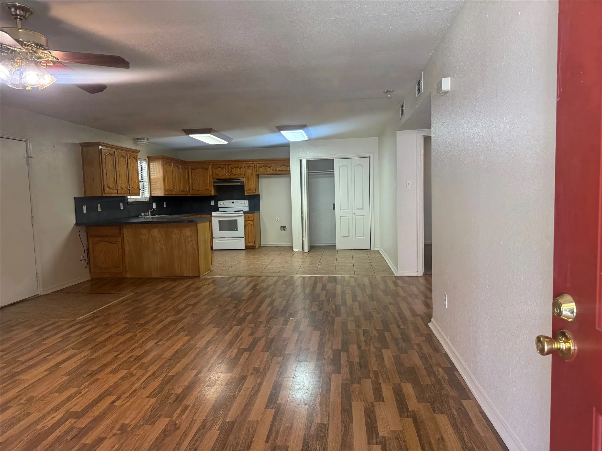 Duplex For Sale in Fannin County , 600 & 602 Cedar Street, Bonham, Texas 75418, 2 Bedroom, 1 Bathroom, Garage spaces, 0 Sqft, built in 1998, Price $245,000, mls#21345633, Real Estate Agent in Bonham, Homes For Sale in Fannin county, Homes For Sale in Bonham, Realtor in Bonham Texas, Real Estate Brokerage Independent Realty Texas, Luminita Cordes Realtor