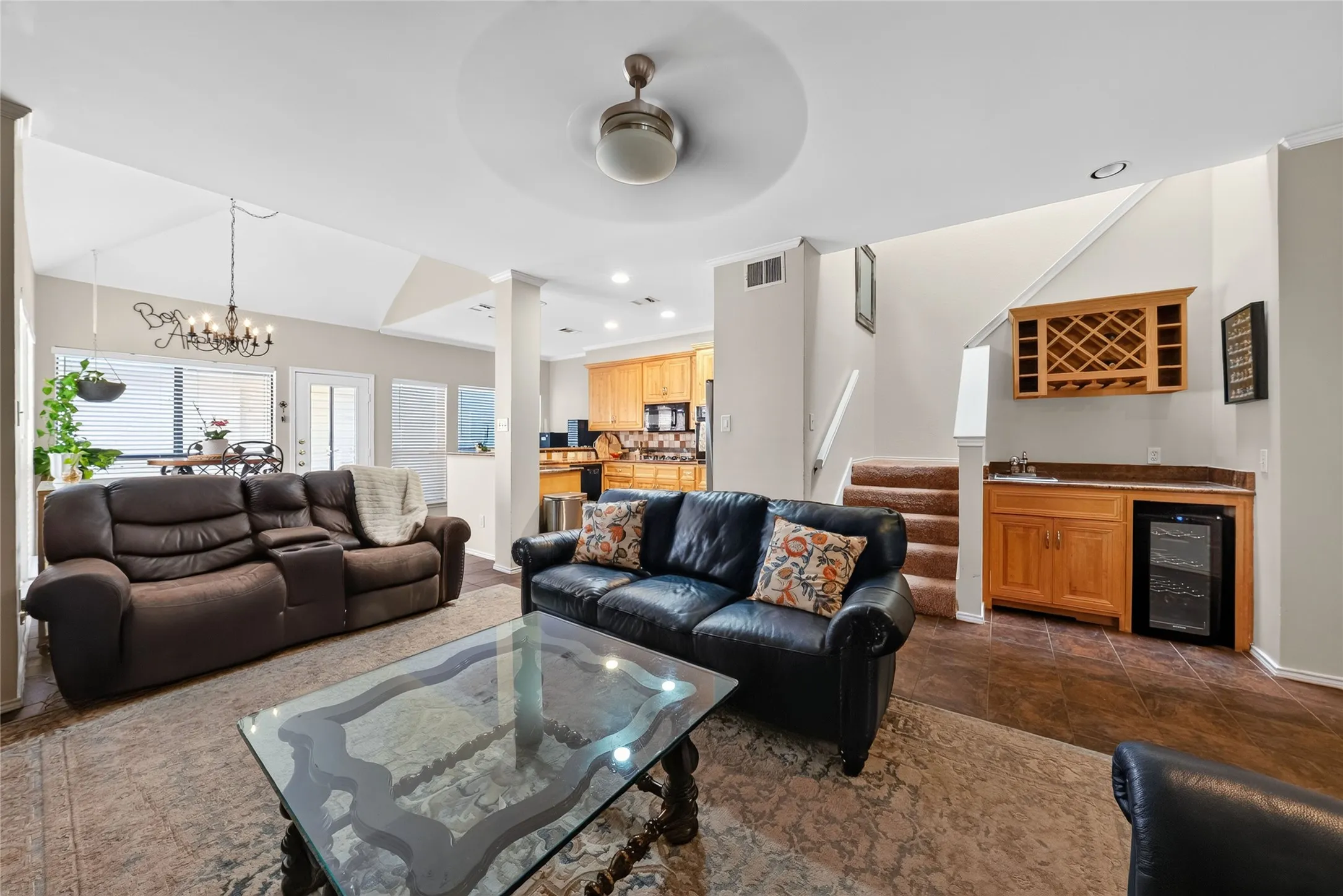 Single Family Residence For Rent in Collin County , 6015 Homestead Court, Dallas, Texas 75252, 3 Bedroom, 3 Bathroom, 2 Garage spaces, 1,905 Sqft, built in 1991, mls#21334762, Real Estate Agent in Dallas, Homes For Rent in Collin county, Homes For Rent in Dallas, Realtor in Dallas Texas, Real Estate Brokerage Independent Realty Texas, Luminita Cordes Realtor