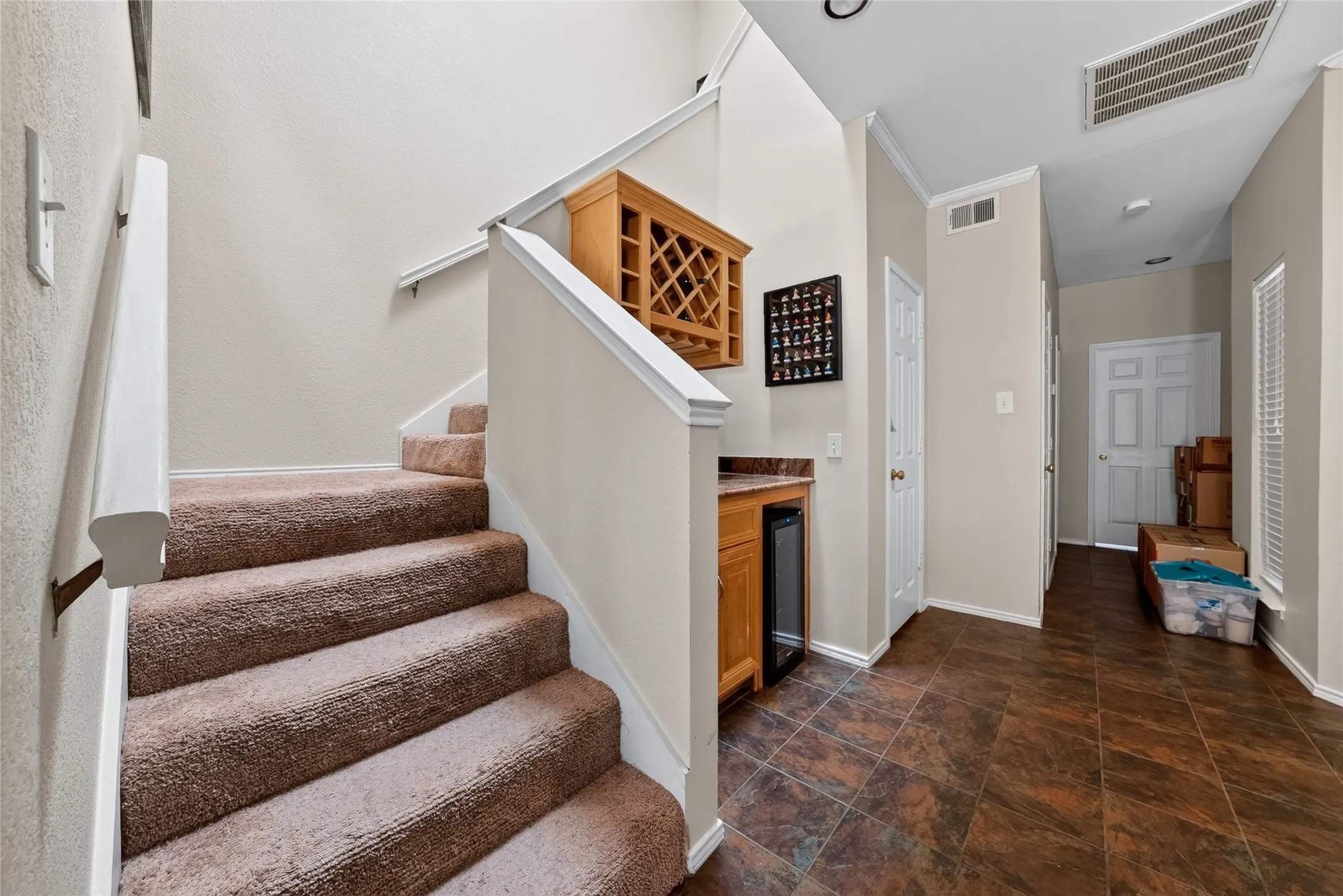 Single Family Residence For Rent in Collin County , 6015 Homestead Court, Dallas, Texas 75252, 3 Bedroom, 3 Bathroom, 2 Garage spaces, 1,905 Sqft, built in 1991, mls#21334762, Real Estate Agent in Dallas, Homes For Rent in Collin county, Homes For Rent in Dallas, Realtor in Dallas Texas, Real Estate Brokerage Independent Realty Texas, Luminita Cordes Realtor
