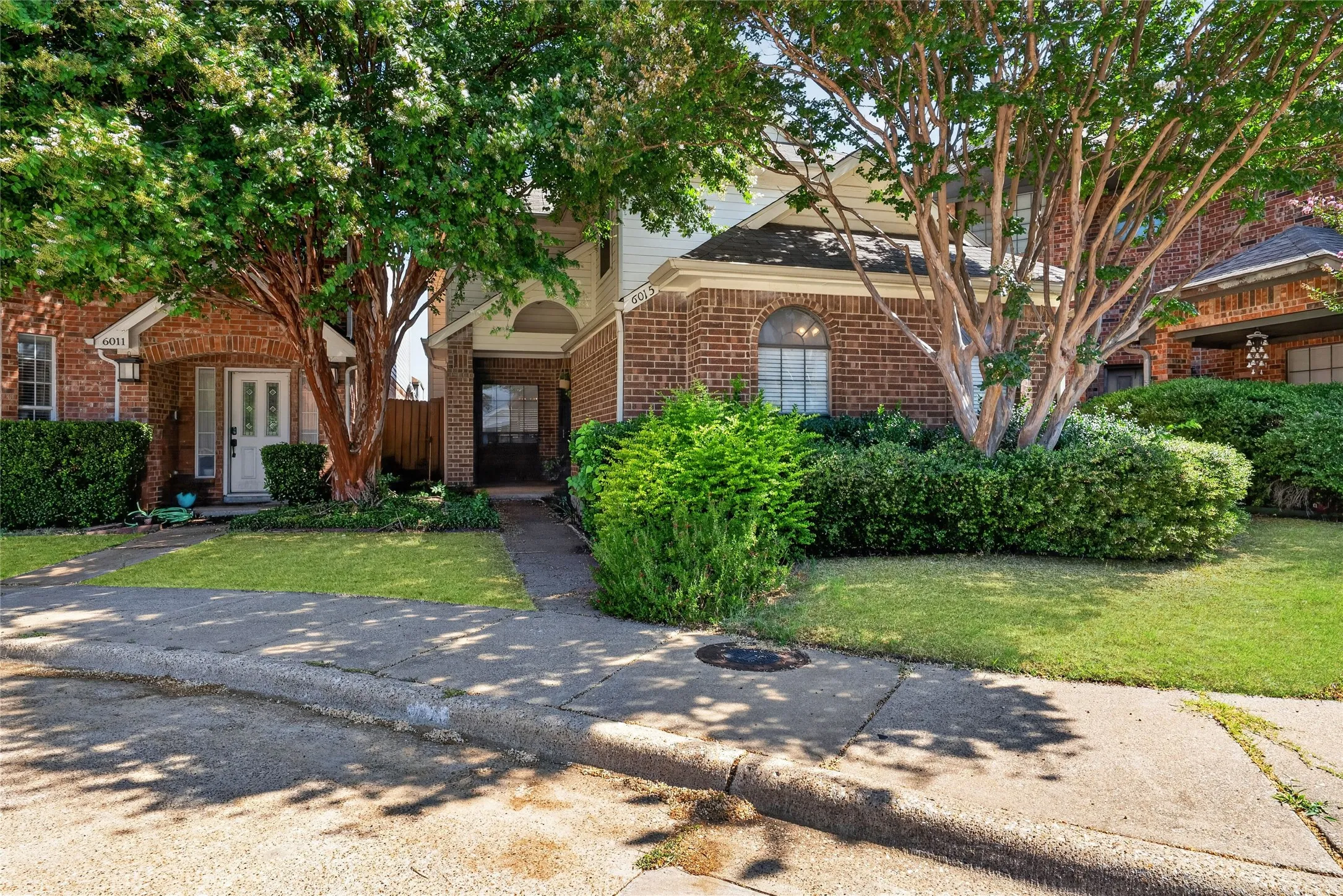 Single Family Residence For Rent in Collin County , 6015 Homestead Court, Dallas, Texas 75252, 3 Bedroom, 3 Bathroom, 2 Garage spaces, 1,905 Sqft, built in 1991, mls#21334762, Real Estate Agent in Dallas, Homes For Rent in Collin county, Homes For Rent in Dallas, Realtor in Dallas Texas, Real Estate Brokerage Independent Realty Texas, Luminita Cordes Realtor