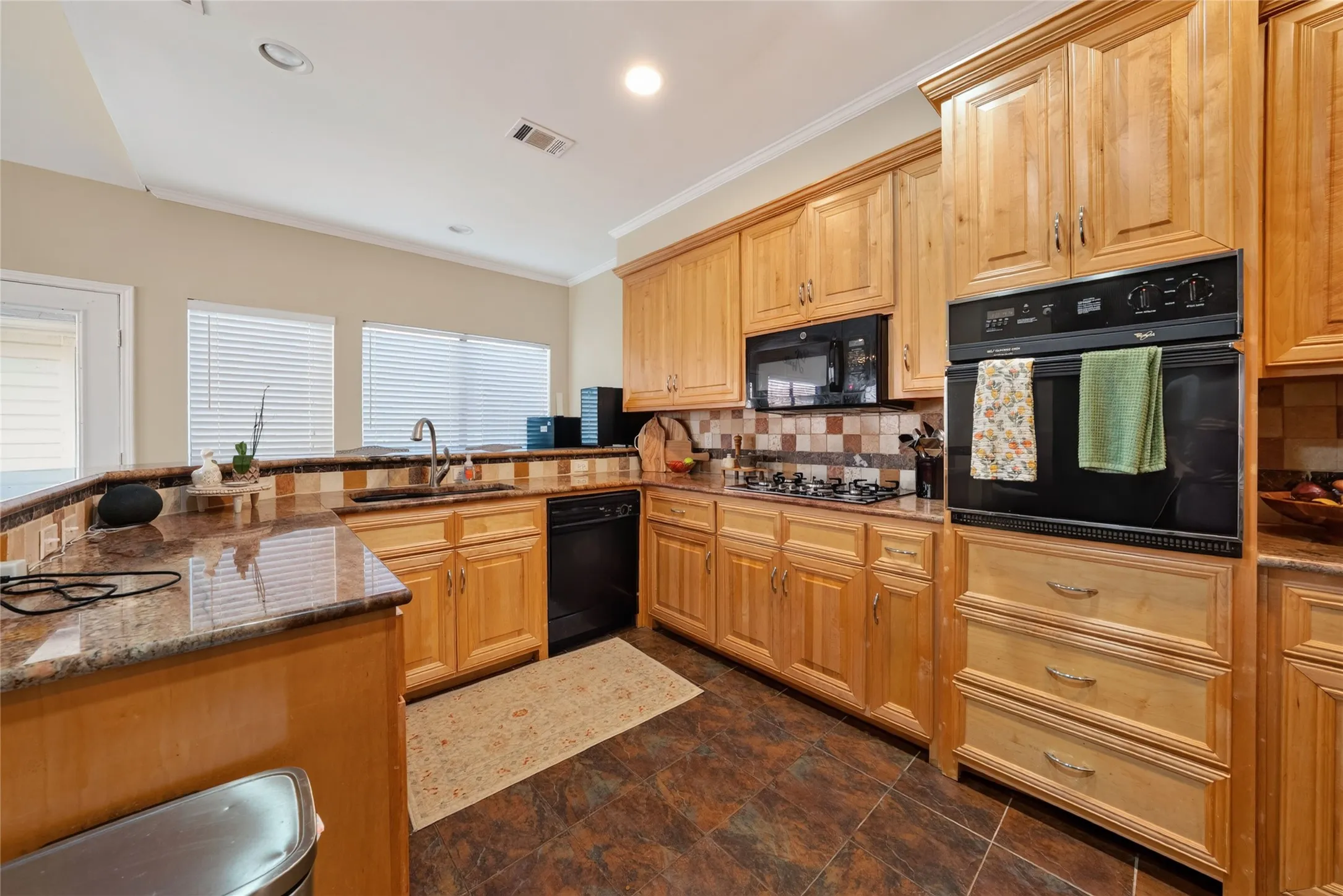 Single Family Residence For Rent in Collin County , 6015 Homestead Court, Dallas, Texas 75252, 3 Bedroom, 3 Bathroom, 2 Garage spaces, 1,905 Sqft, built in 1991, mls#21334762, Real Estate Agent in Dallas, Homes For Rent in Collin county, Homes For Rent in Dallas, Realtor in Dallas Texas, Real Estate Brokerage Independent Realty Texas, Luminita Cordes Realtor