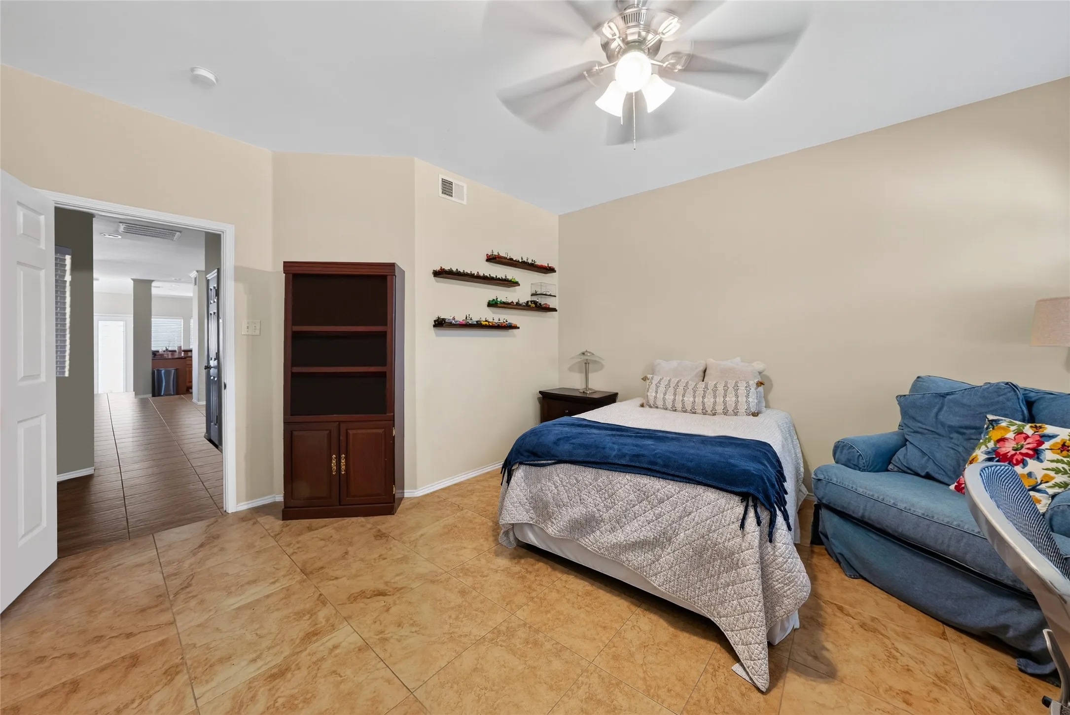 Single Family Residence For Rent in Collin County , 6015 Homestead Court, Dallas, Texas 75252, 3 Bedroom, 3 Bathroom, 2 Garage spaces, 1,905 Sqft, built in 1991, mls#21334762, Real Estate Agent in Dallas, Homes For Rent in Collin county, Homes For Rent in Dallas, Realtor in Dallas Texas, Real Estate Brokerage Independent Realty Texas, Luminita Cordes Realtor