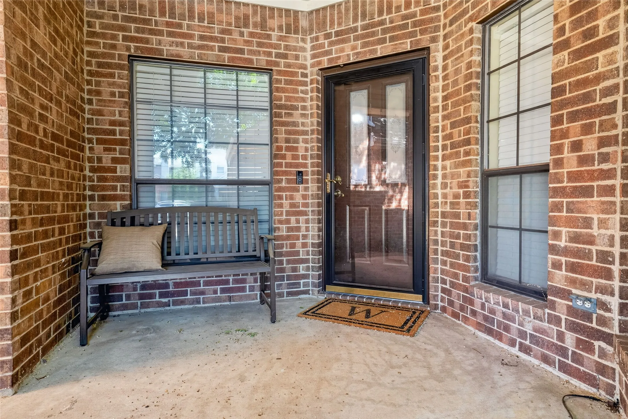 Single Family Residence For Rent in Collin County , 6015 Homestead Court, Dallas, Texas 75252, 3 Bedroom, 3 Bathroom, 2 Garage spaces, 1,905 Sqft, built in 1991, mls#21334762, Real Estate Agent in Dallas, Homes For Rent in Collin county, Homes For Rent in Dallas, Realtor in Dallas Texas, Real Estate Brokerage Independent Realty Texas, Luminita Cordes Realtor