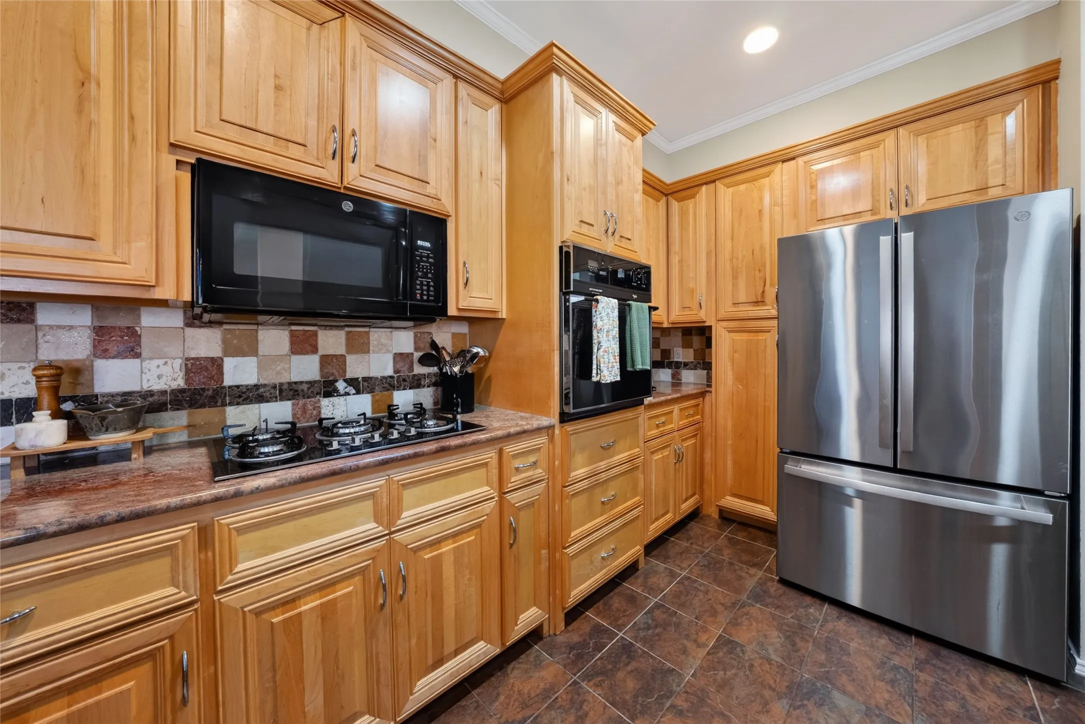 Single Family Residence For Rent in Collin County , 6015 Homestead Court, Dallas, Texas 75252, 3 Bedroom, 3 Bathroom, 2 Garage spaces, 1,905 Sqft, built in 1991, mls#21334762, Real Estate Agent in Dallas, Homes For Rent in Collin county, Homes For Rent in Dallas, Realtor in Dallas Texas, Real Estate Brokerage Independent Realty Texas, Luminita Cordes Realtor