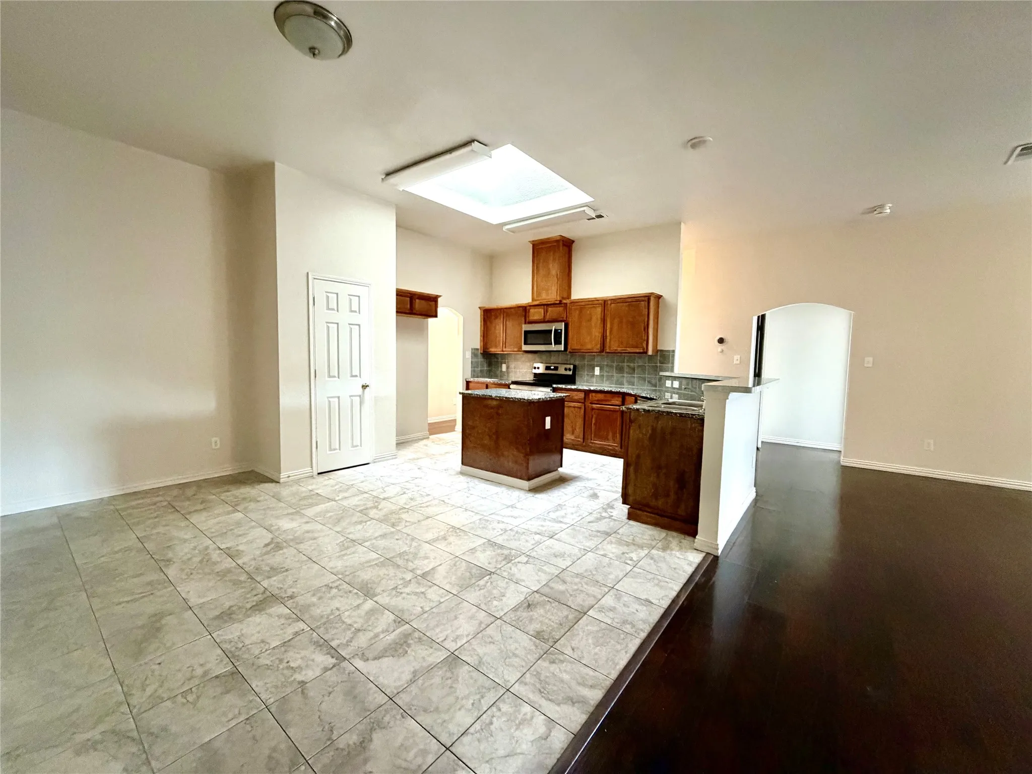 Single Family Residence For Sale in Dallas County , 5408 Dove Drive, Dallas, Texas 75236, 4 Bedroom, 3 Bathroom, 2 Garage spaces, 2,389 Sqft, built in 2001, mls#21346408, Real Estate Agent in Dallas, Homes For Sale in Dallas county, Homes For Sale in Dallas, Realtor in Dallas Texas, Real Estate Brokerage Independent Realty Texas, Luminita Cordes Realtor