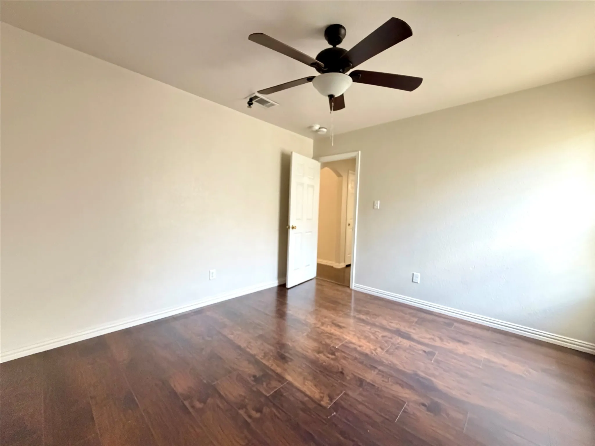 Single Family Residence For Sale in Dallas County , 5408 Dove Drive, Dallas, Texas 75236, 4 Bedroom, 3 Bathroom, 2 Garage spaces, 2,389 Sqft, built in 2001, mls#21346408, Real Estate Agent in Dallas, Homes For Sale in Dallas county, Homes For Sale in Dallas, Realtor in Dallas Texas, Real Estate Brokerage Independent Realty Texas, Luminita Cordes Realtor