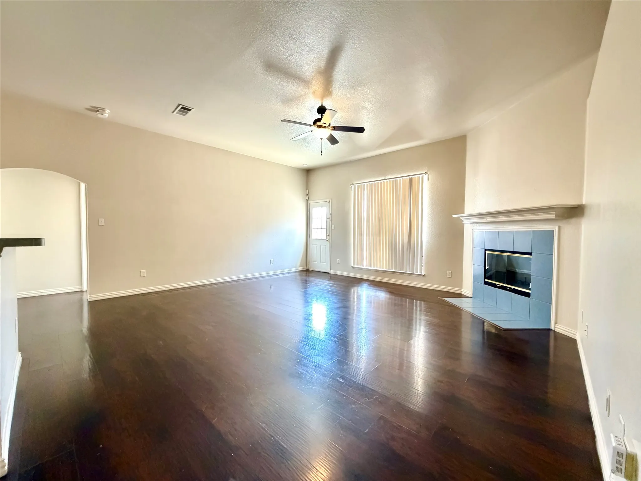 Single Family Residence For Sale in Dallas County , 5408 Dove Drive, Dallas, Texas 75236, 4 Bedroom, 3 Bathroom, 2 Garage spaces, 2,389 Sqft, built in 2001, mls#21346408, Real Estate Agent in Dallas, Homes For Sale in Dallas county, Homes For Sale in Dallas, Realtor in Dallas Texas, Real Estate Brokerage Independent Realty Texas, Luminita Cordes Realtor