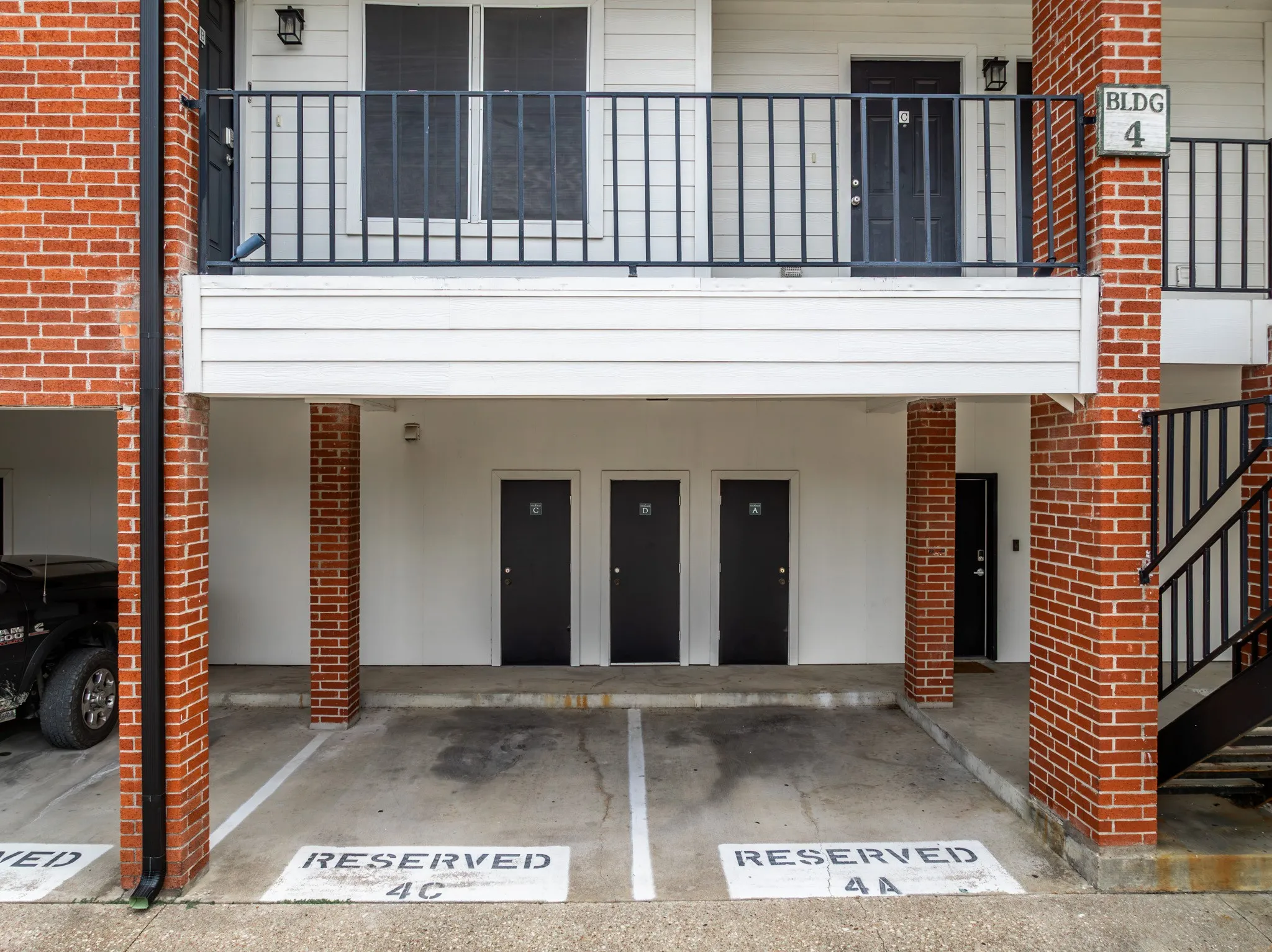 Condominium For Sale in Mc Lennan County , 600 Bagby Avenue 4C, Waco, Texas 76706, 3 Bedroom, 3 Bathroom, Garage spaces, 1,206 Sqft, built in 1986, mls#21343323, Real Estate Agent in Waco, Homes For Sale in Mc Lennan county, Homes For Sale in Waco, Realtor in Waco Texas, Real Estate Brokerage Independent Realty Texas, Luminita Cordes Realtor