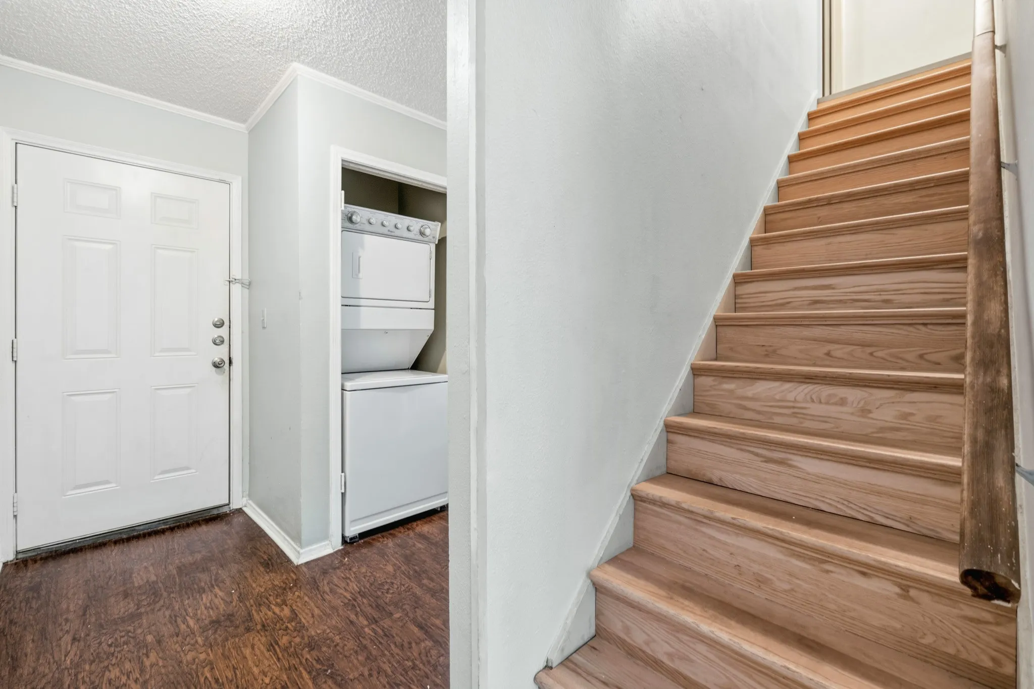 Condominium For Sale in Mc Lennan County , 600 Bagby Avenue 4C, Waco, Texas 76706, 3 Bedroom, 3 Bathroom, Garage spaces, 1,206 Sqft, built in 1986, mls#21343323, Real Estate Agent in Waco, Homes For Sale in Mc Lennan county, Homes For Sale in Waco, Realtor in Waco Texas, Real Estate Brokerage Independent Realty Texas, Luminita Cordes Realtor