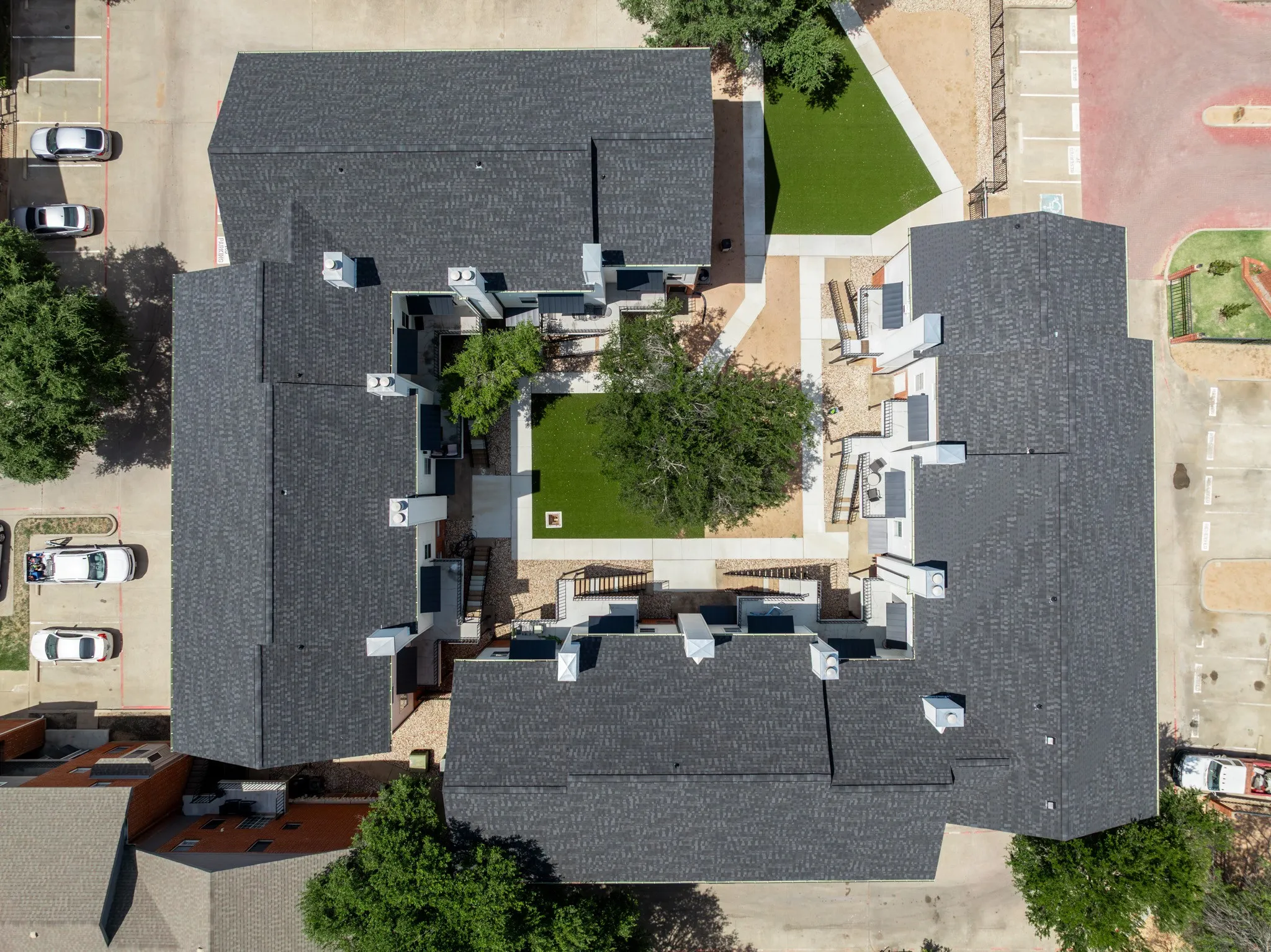 Condominium For Sale in Mc Lennan County , 600 Bagby Avenue 4C, Waco, Texas 76706, 3 Bedroom, 3 Bathroom, Garage spaces, 1,206 Sqft, built in 1986, mls#21343323, Real Estate Agent in Waco, Homes For Sale in Mc Lennan county, Homes For Sale in Waco, Realtor in Waco Texas, Real Estate Brokerage Independent Realty Texas, Luminita Cordes Realtor