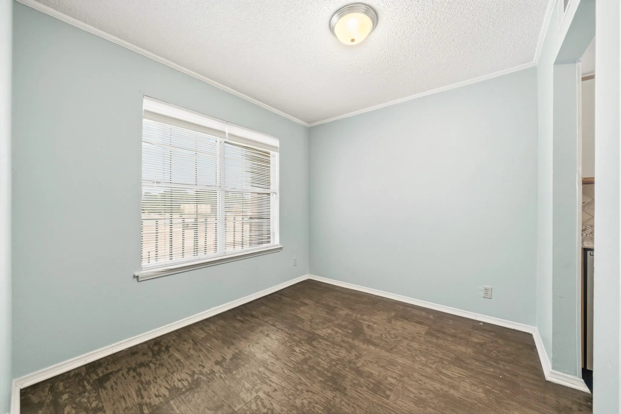 Condominium For Sale in Mc Lennan County , 600 Bagby Avenue 4C, Waco, Texas 76706, 3 Bedroom, 3 Bathroom, Garage spaces, 1,206 Sqft, built in 1986, mls#21343323, Real Estate Agent in Waco, Homes For Sale in Mc Lennan county, Homes For Sale in Waco, Realtor in Waco Texas, Real Estate Brokerage Independent Realty Texas, Luminita Cordes Realtor
