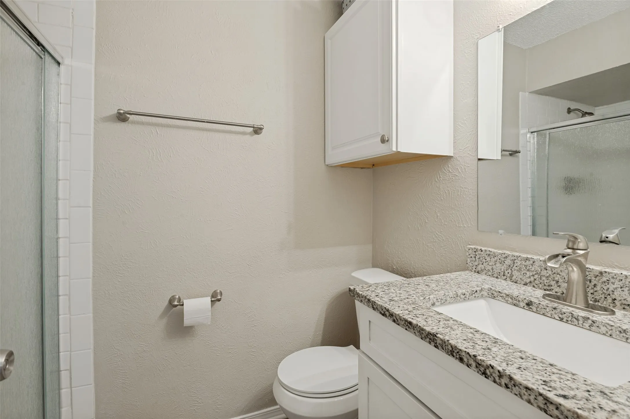 Single Family Residence For Sale in Tarrant County , 3217 Meadow Wood Lane, Bedford, Texas 76021, 3 Bedroom, 2 Bathroom, 2 Garage spaces, 1,405 Sqft, built in 1979, mls#21345944, Real Estate Agent in Bedford, Homes For Sale in Tarrant county, Homes For Sale in Bedford, Realtor in Bedford Texas, Real Estate Brokerage Independent Realty Texas, Luminita Cordes Realtor