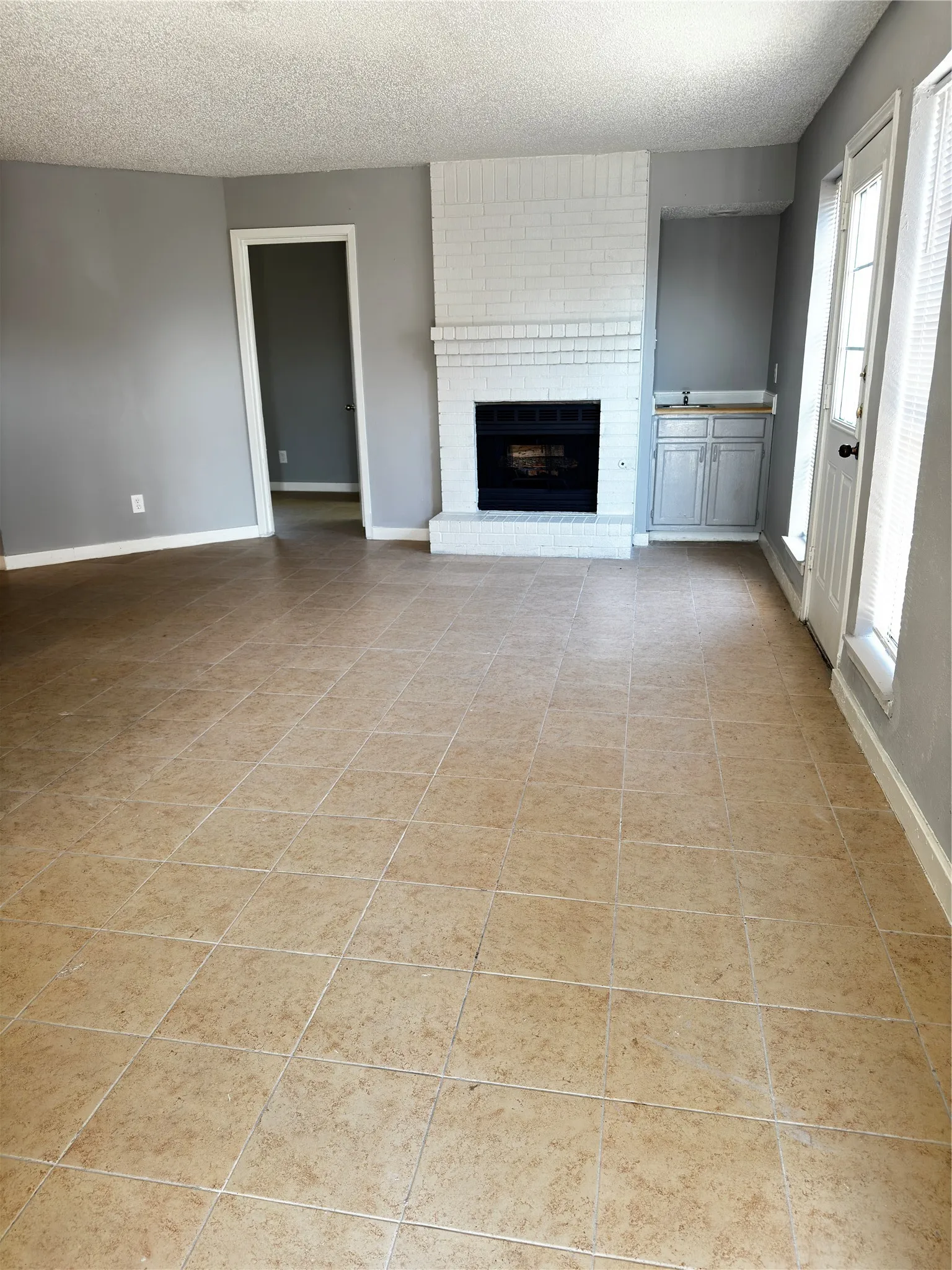 Duplex For Rent in Dallas County , 5410 Brookhollow Drive, Sachse, Texas 75048, 2 Bedroom, 2 Bathroom, 1 Garage spaces, 1,400 Sqft, built in 1983, mls#21346672, Real Estate Agent in Sachse, Homes For Rent in Dallas county, Homes For Rent in Sachse, Realtor in Sachse Texas, Real Estate Brokerage Independent Realty Texas, Luminita Cordes Realtor