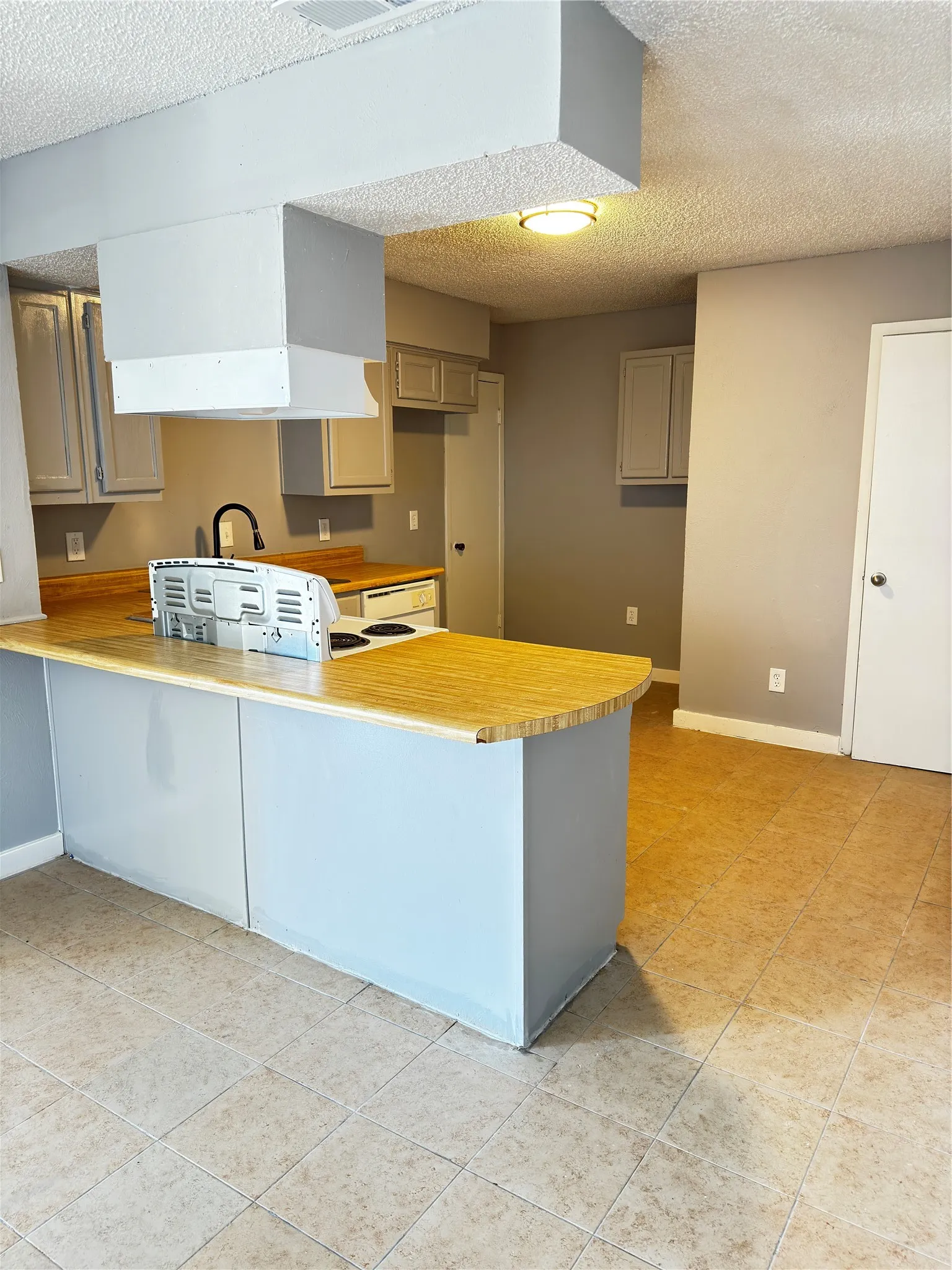 Duplex For Rent in Dallas County , 5410 Brookhollow Drive, Sachse, Texas 75048, 2 Bedroom, 2 Bathroom, 1 Garage spaces, 1,400 Sqft, built in 1983, mls#21346672, Real Estate Agent in Sachse, Homes For Rent in Dallas county, Homes For Rent in Sachse, Realtor in Sachse Texas, Real Estate Brokerage Independent Realty Texas, Luminita Cordes Realtor