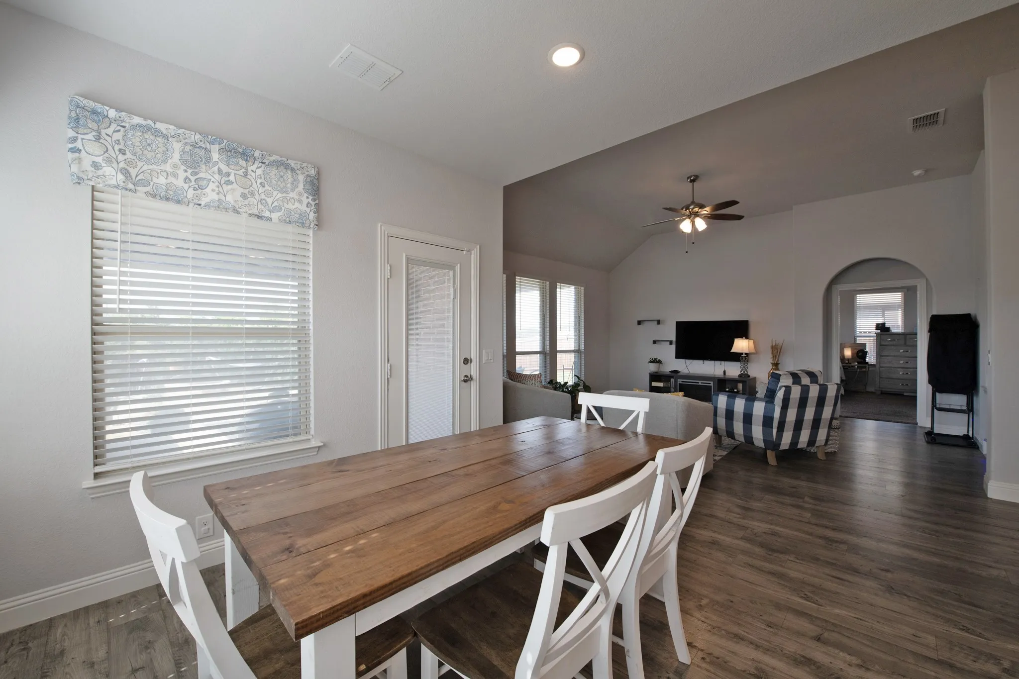 Single Family Residence For Sale in Kaufman County , 3603 Monticello Way, Forney, Texas 75126, 4 Bedroom, 3 Bathroom, 2 Garage spaces, 3,435 Sqft, built in 2021, mls#21346625, Real Estate Agent in Forney, Homes For Sale in Kaufman county, Homes For Sale in Forney, Realtor in Forney Texas, Real Estate Brokerage Independent Realty Texas, Luminita Cordes Realtor