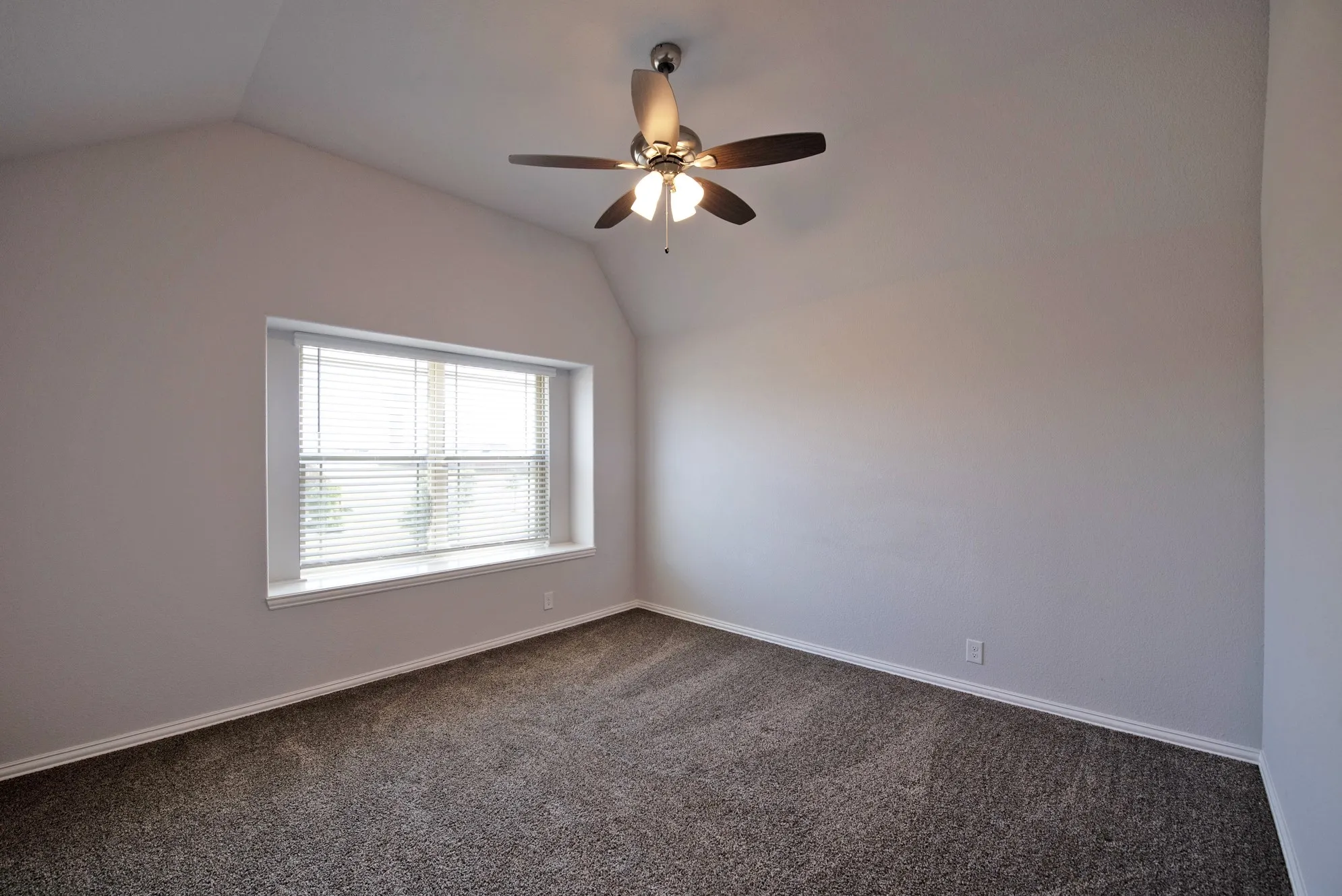 Single Family Residence For Sale in Kaufman County , 3603 Monticello Way, Forney, Texas 75126, 4 Bedroom, 3 Bathroom, 2 Garage spaces, 3,435 Sqft, built in 2021, mls#21346625, Real Estate Agent in Forney, Homes For Sale in Kaufman county, Homes For Sale in Forney, Realtor in Forney Texas, Real Estate Brokerage Independent Realty Texas, Luminita Cordes Realtor